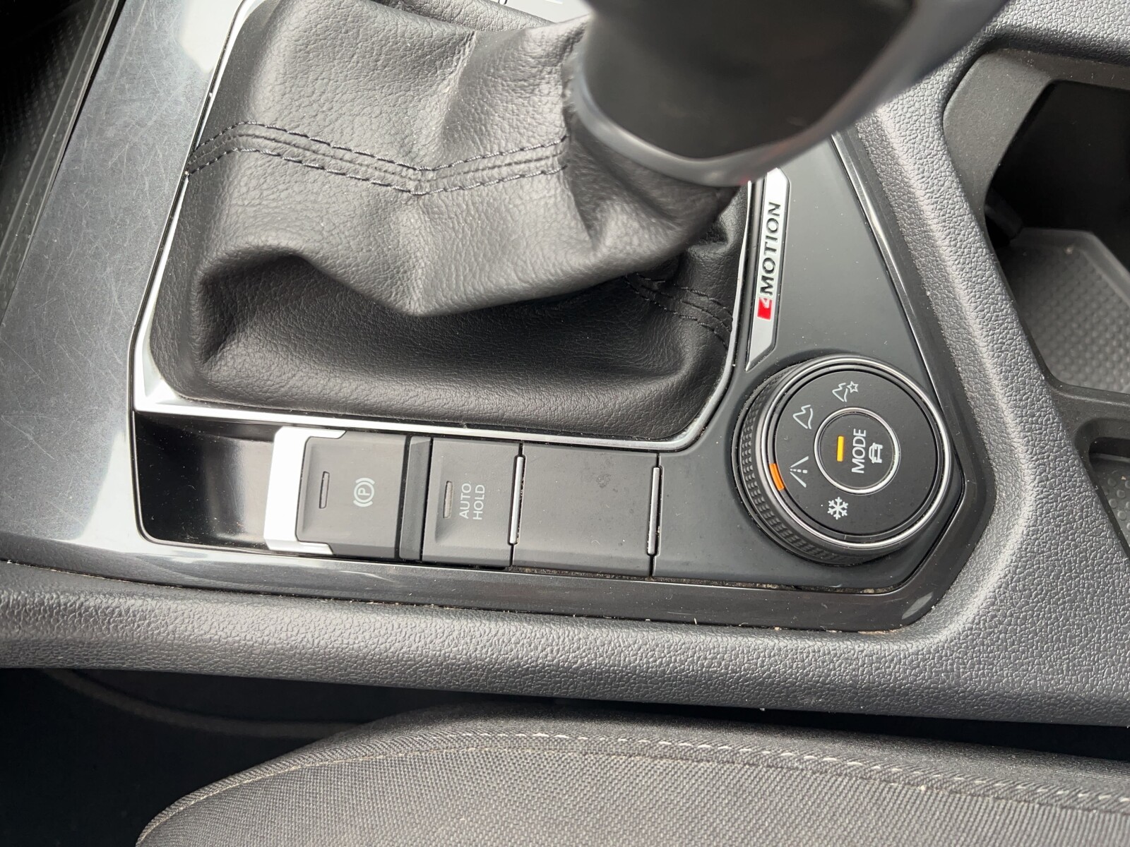 Volkswagen Tiguan Allspace - zdjęcie 33