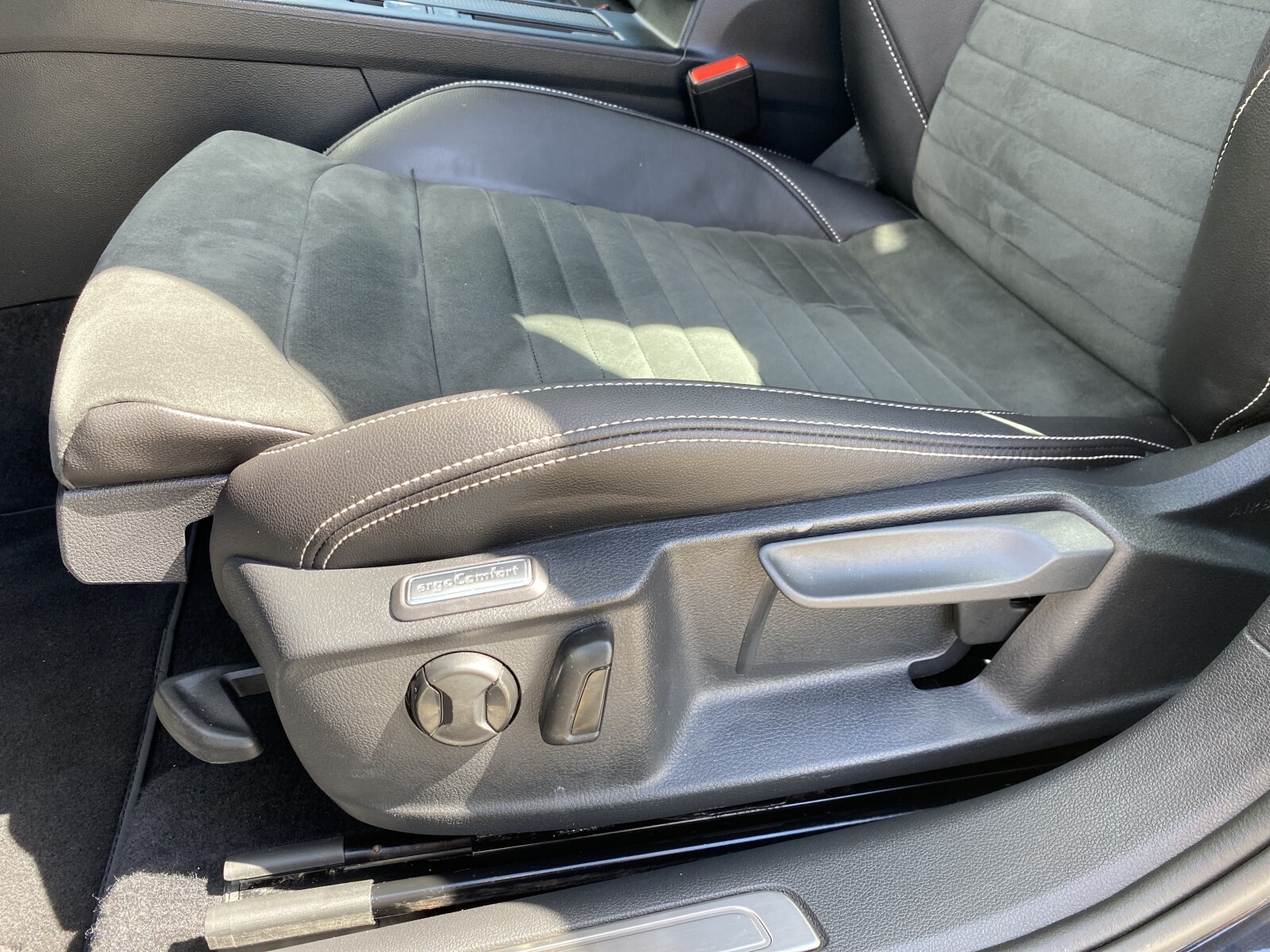 Volkswagen Passat Variant - zdjęcie 16