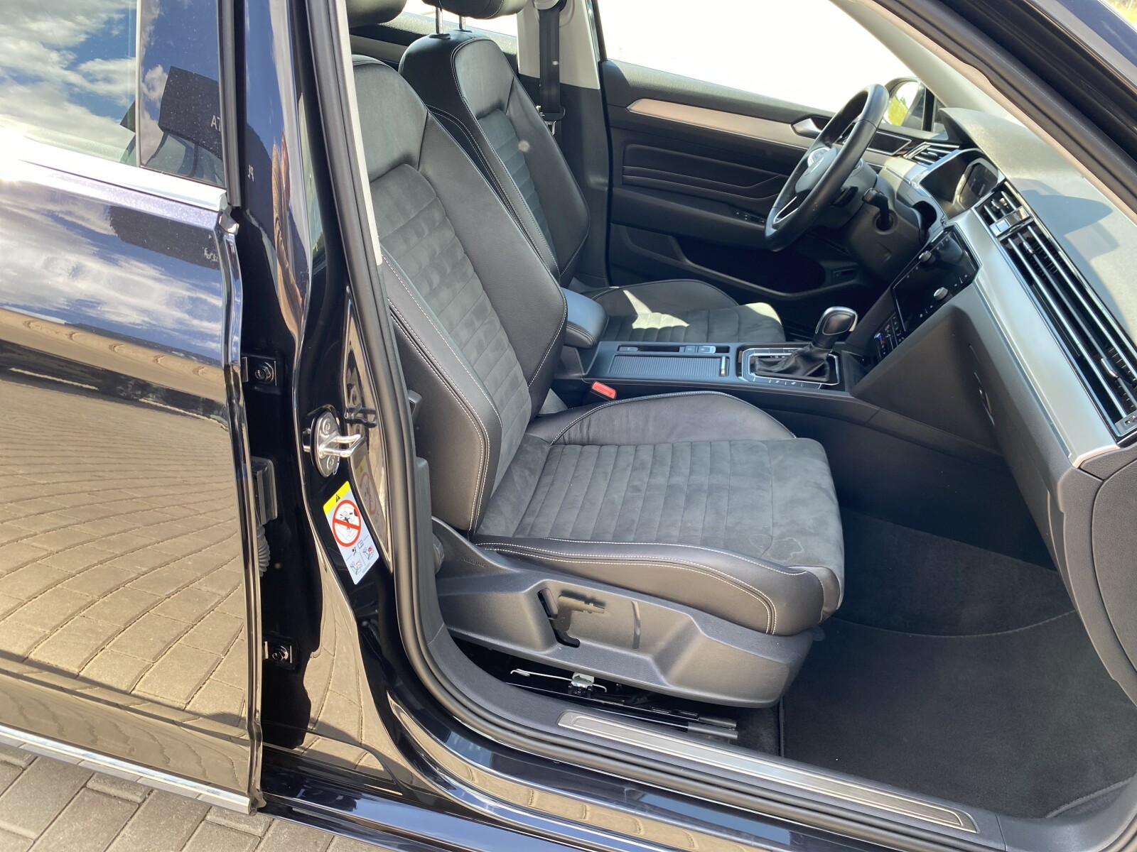 Volkswagen Passat Variant - zdjęcie 13