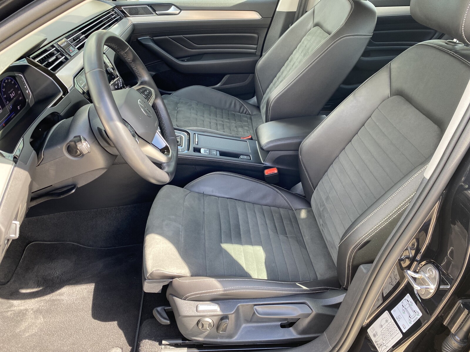 Volkswagen Passat Variant - zdjęcie 9