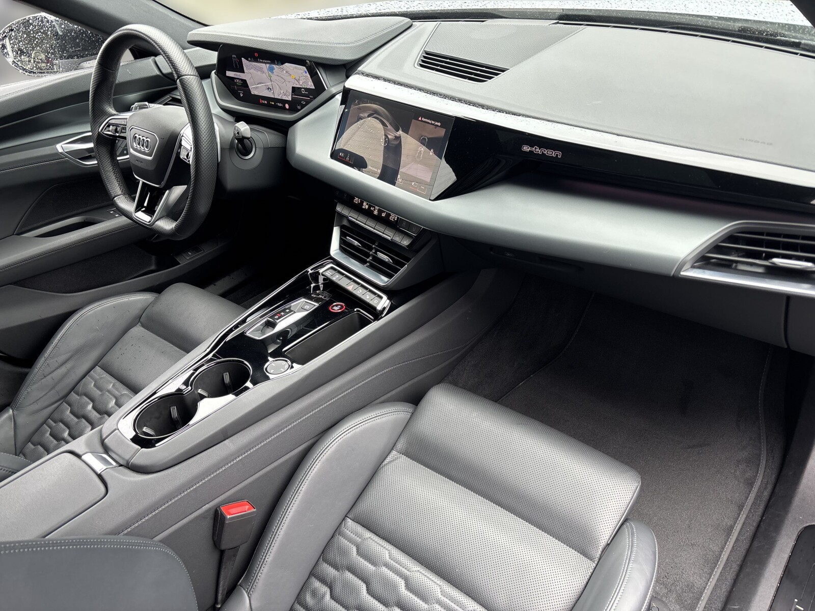 Audi e-tron GT - zdjęcie 37