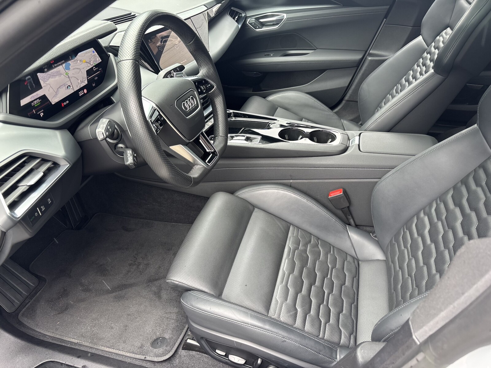 Audi e-tron GT - zdjęcie 15