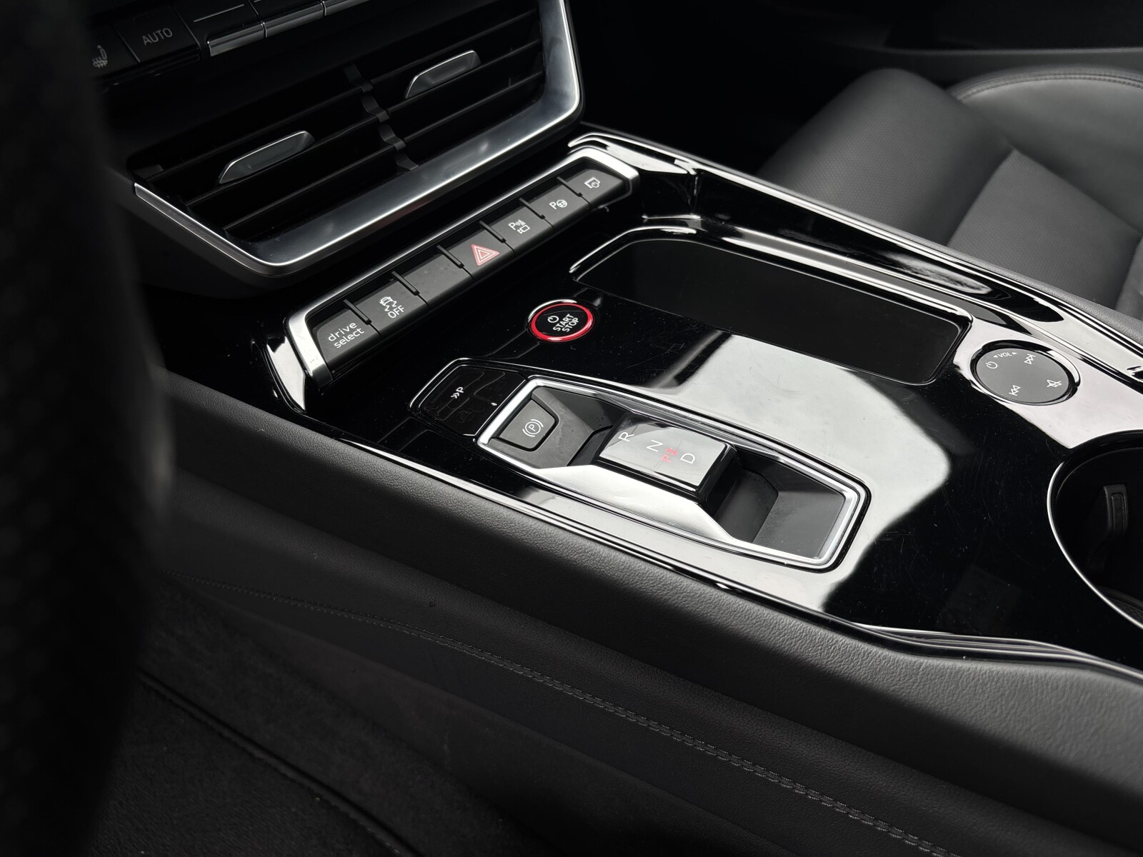 Audi e-tron GT - zdjęcie 17