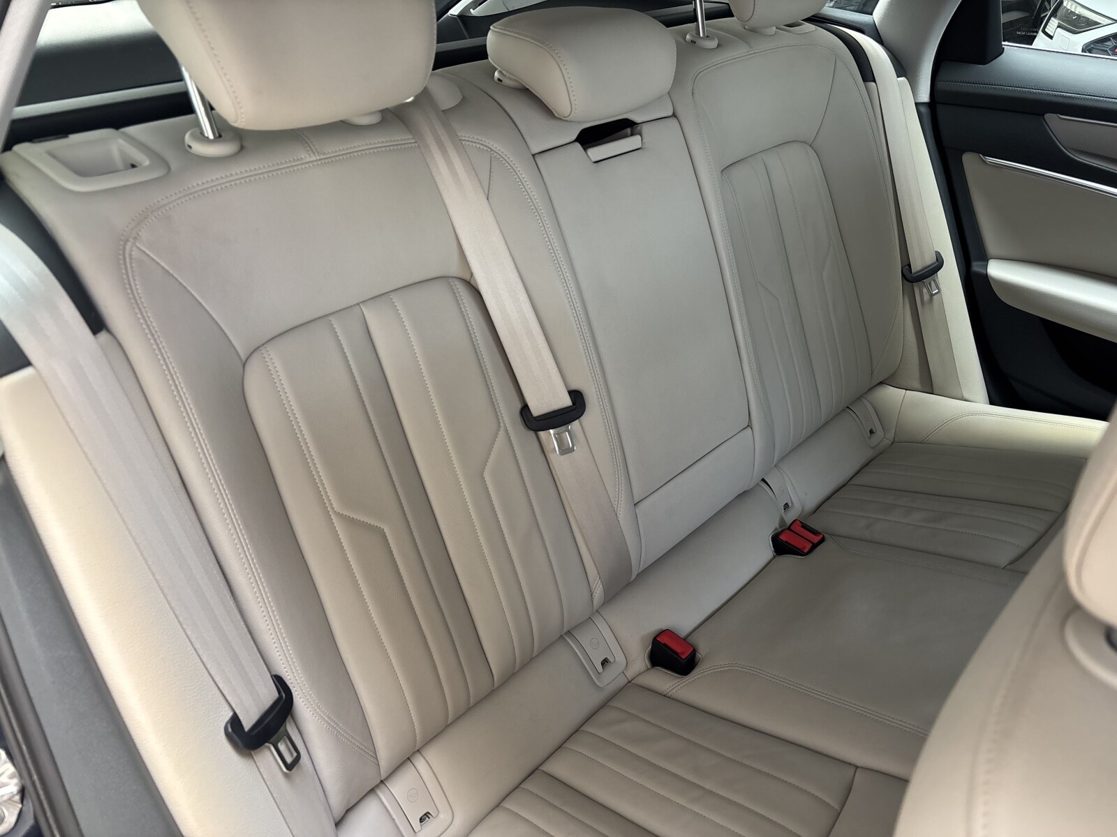 Audi A6 Avant - zdjęcie 32