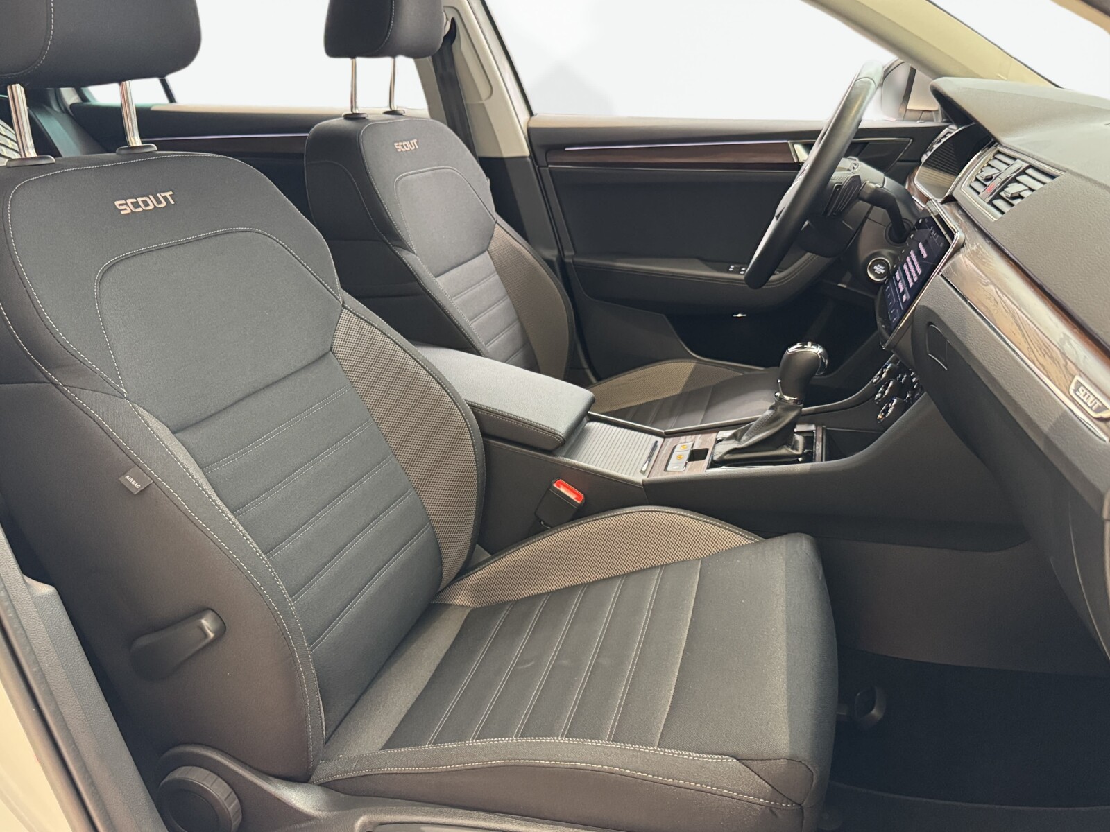 Škoda Superb - zdjęcie 14