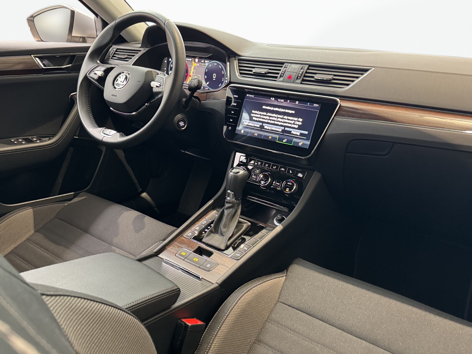 Škoda Superb - zdjęcie 13