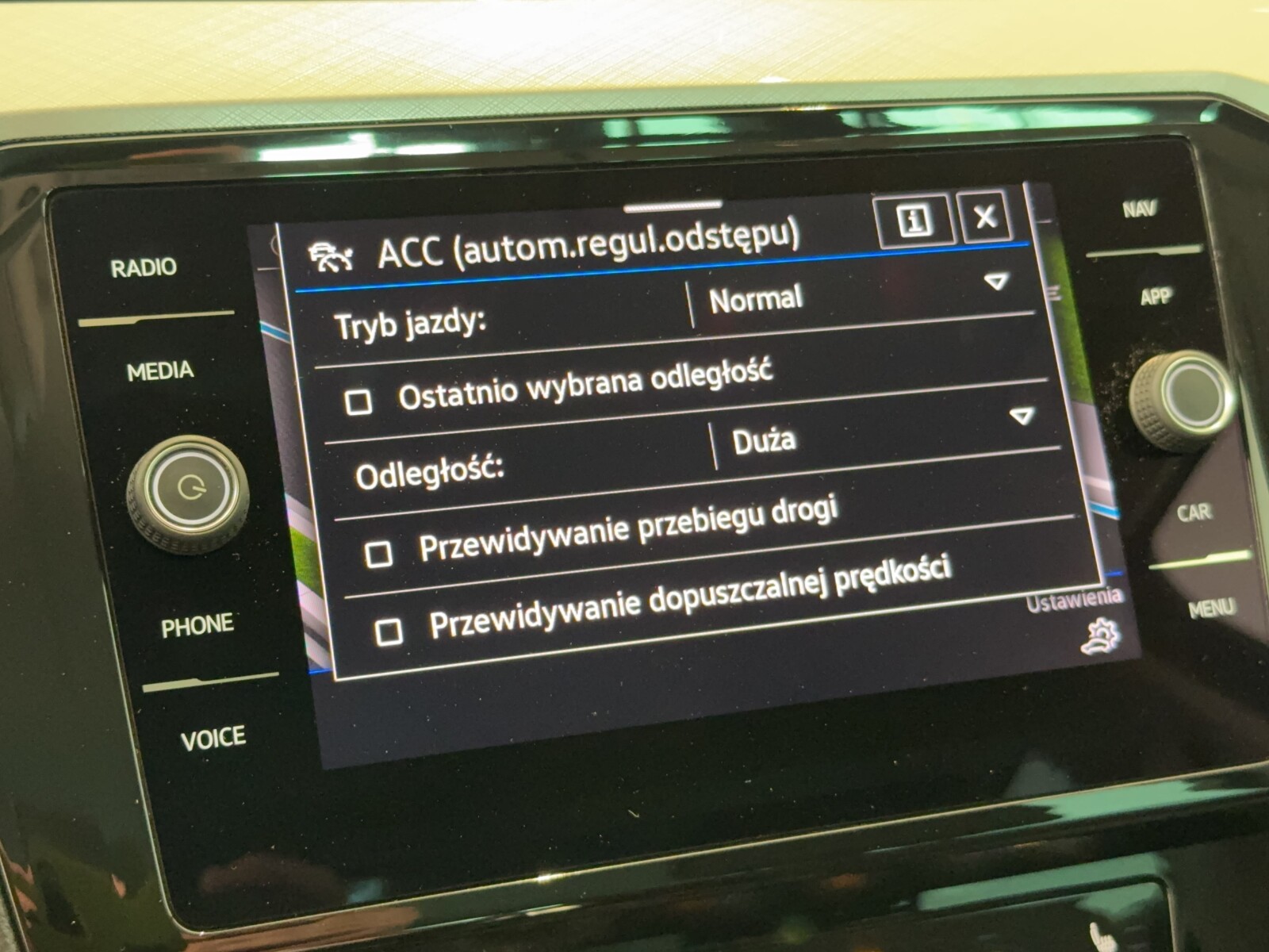 Volkswagen Passat Variant - zdjęcie 33