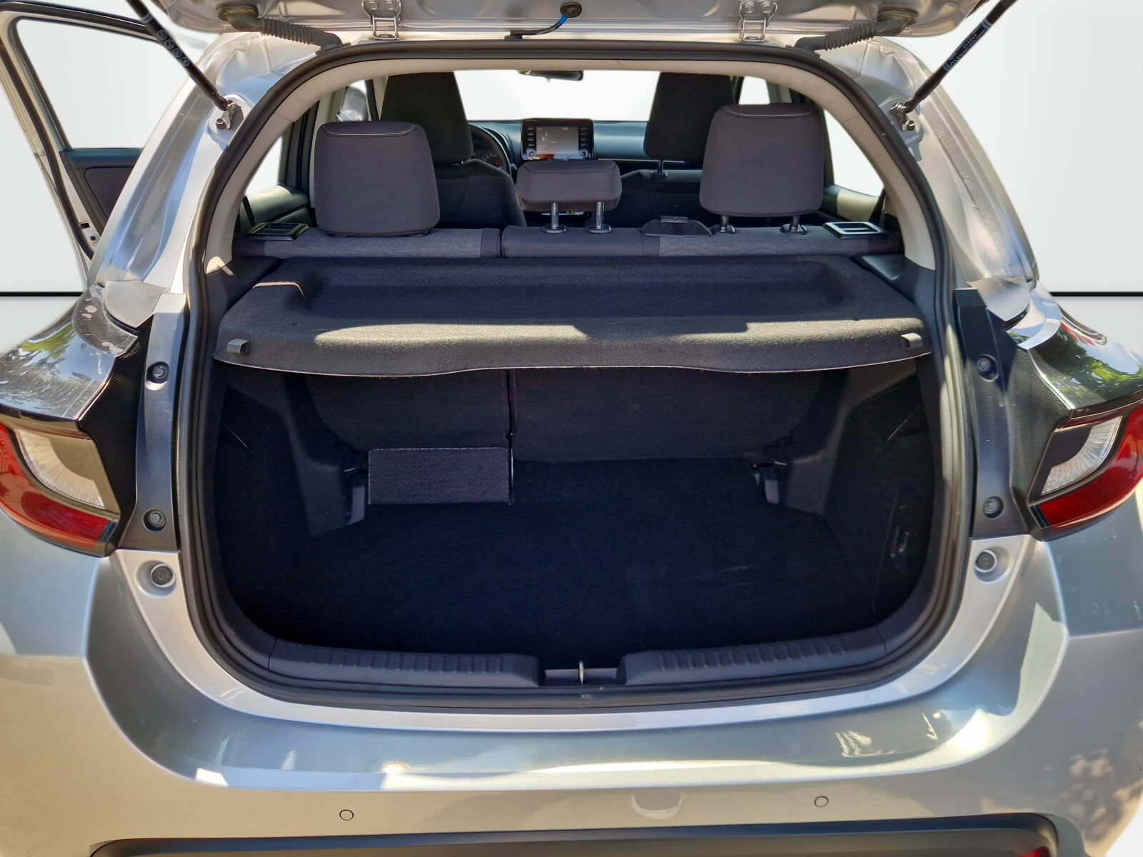 Toyota Yaris - zdjęcie 36