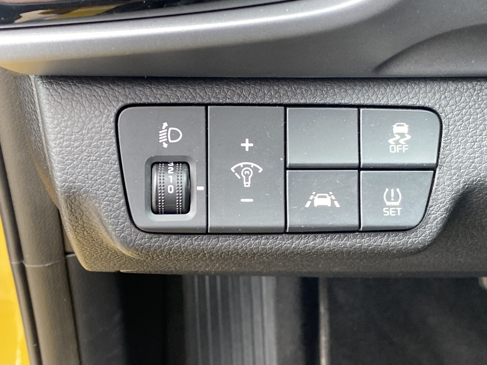 Kia Stonic - zdjęcie 18