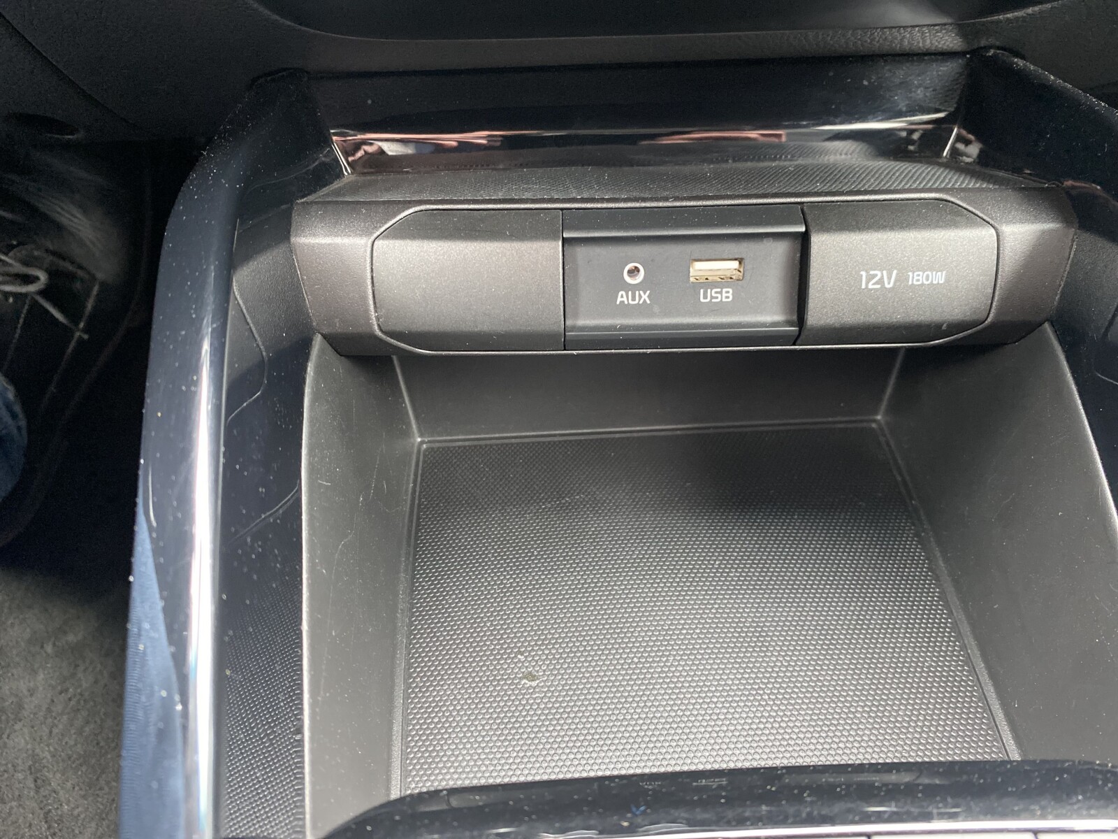 Kia Stonic - zdjęcie 25