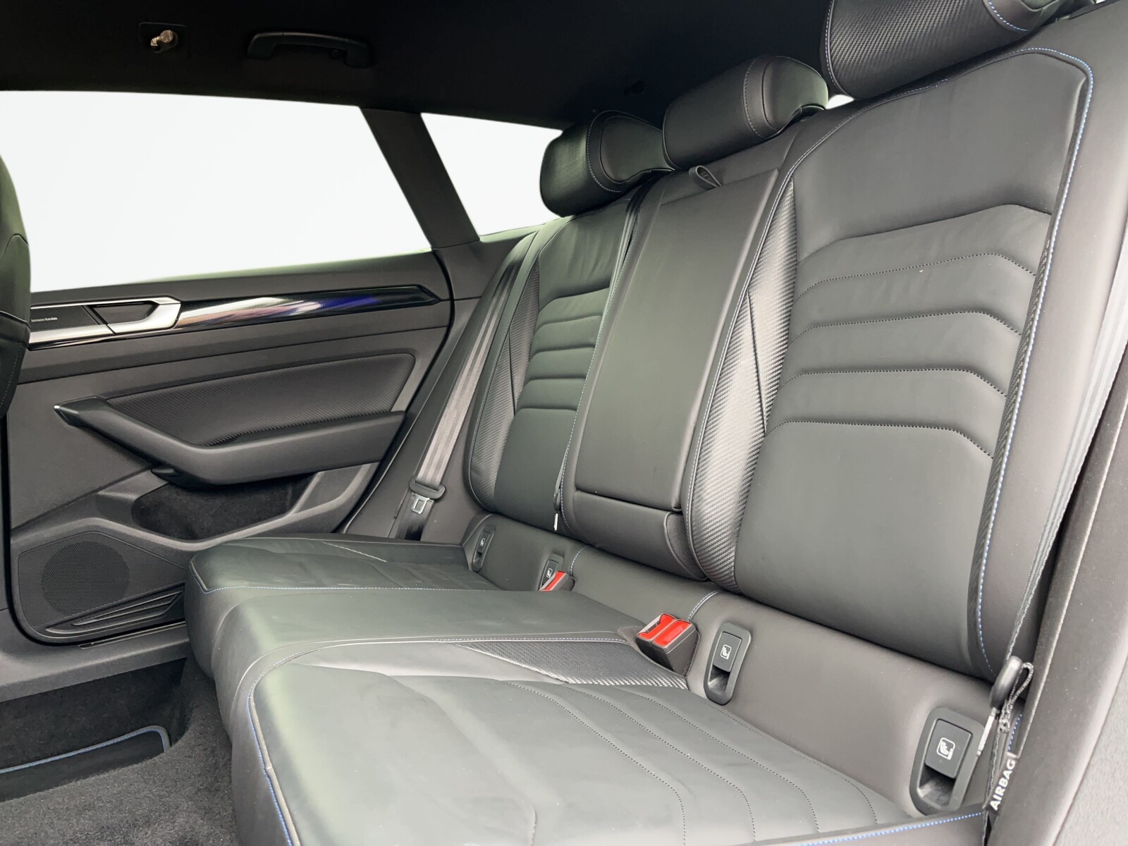 Volkswagen Arteon - zdjęcie 14