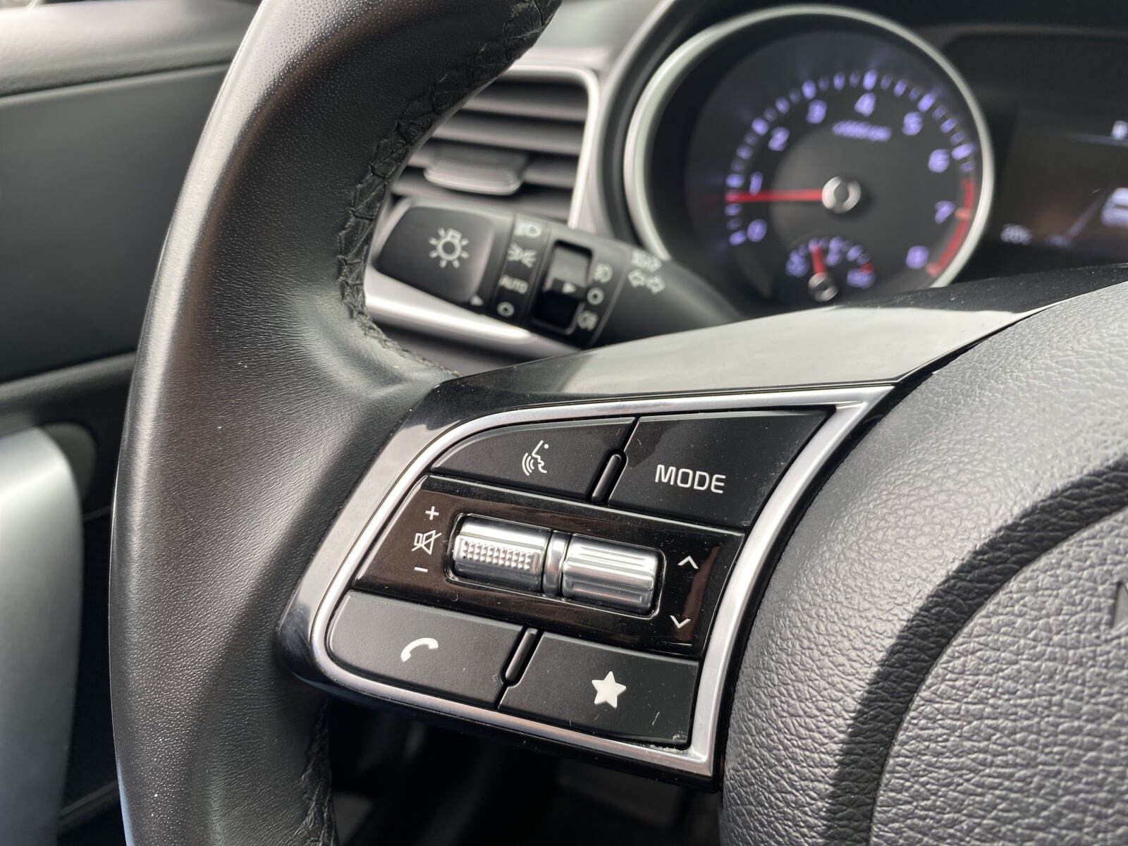 Kia Ceed - zdjęcie 18