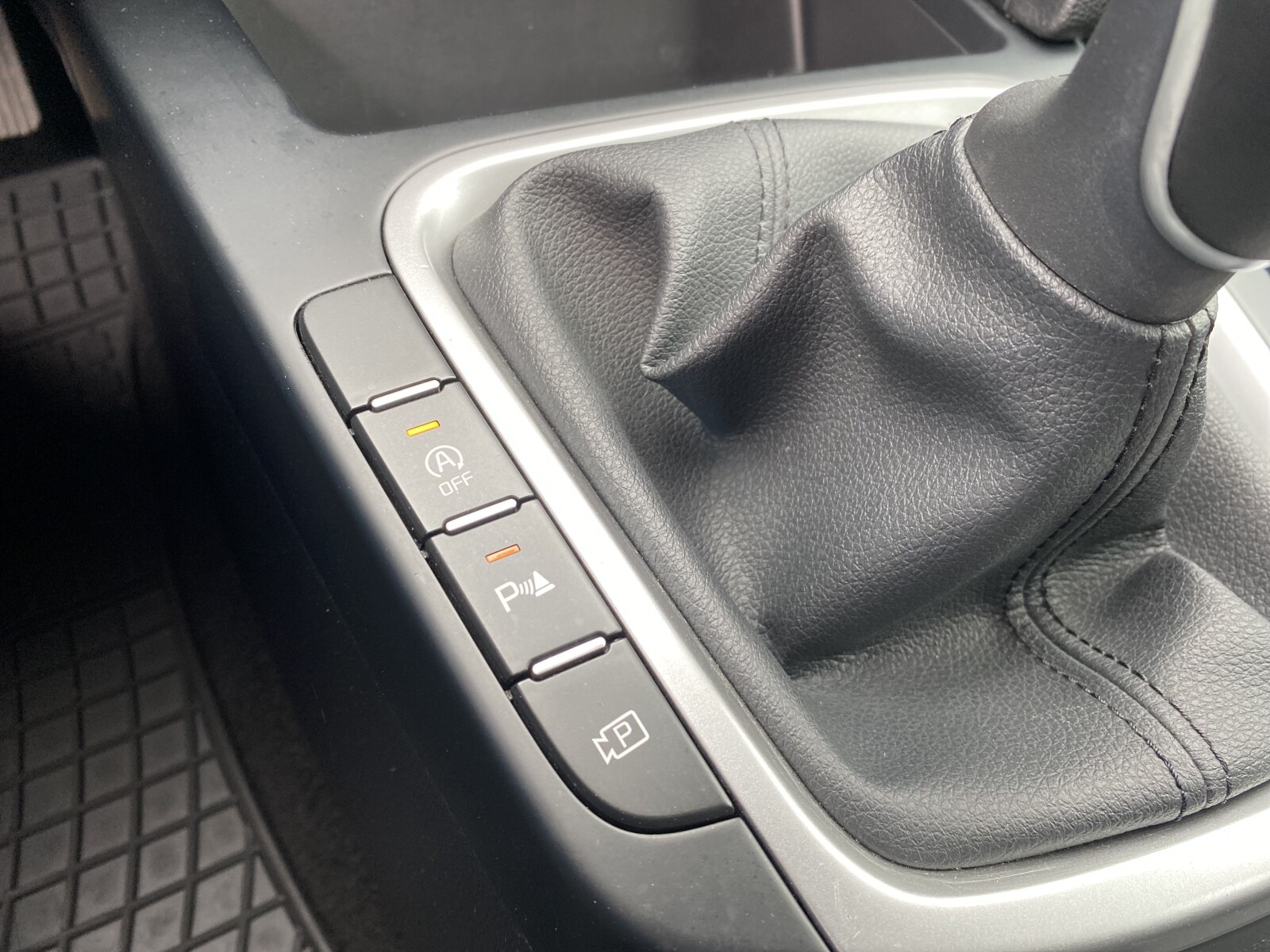 Kia Ceed - zdjęcie 22
