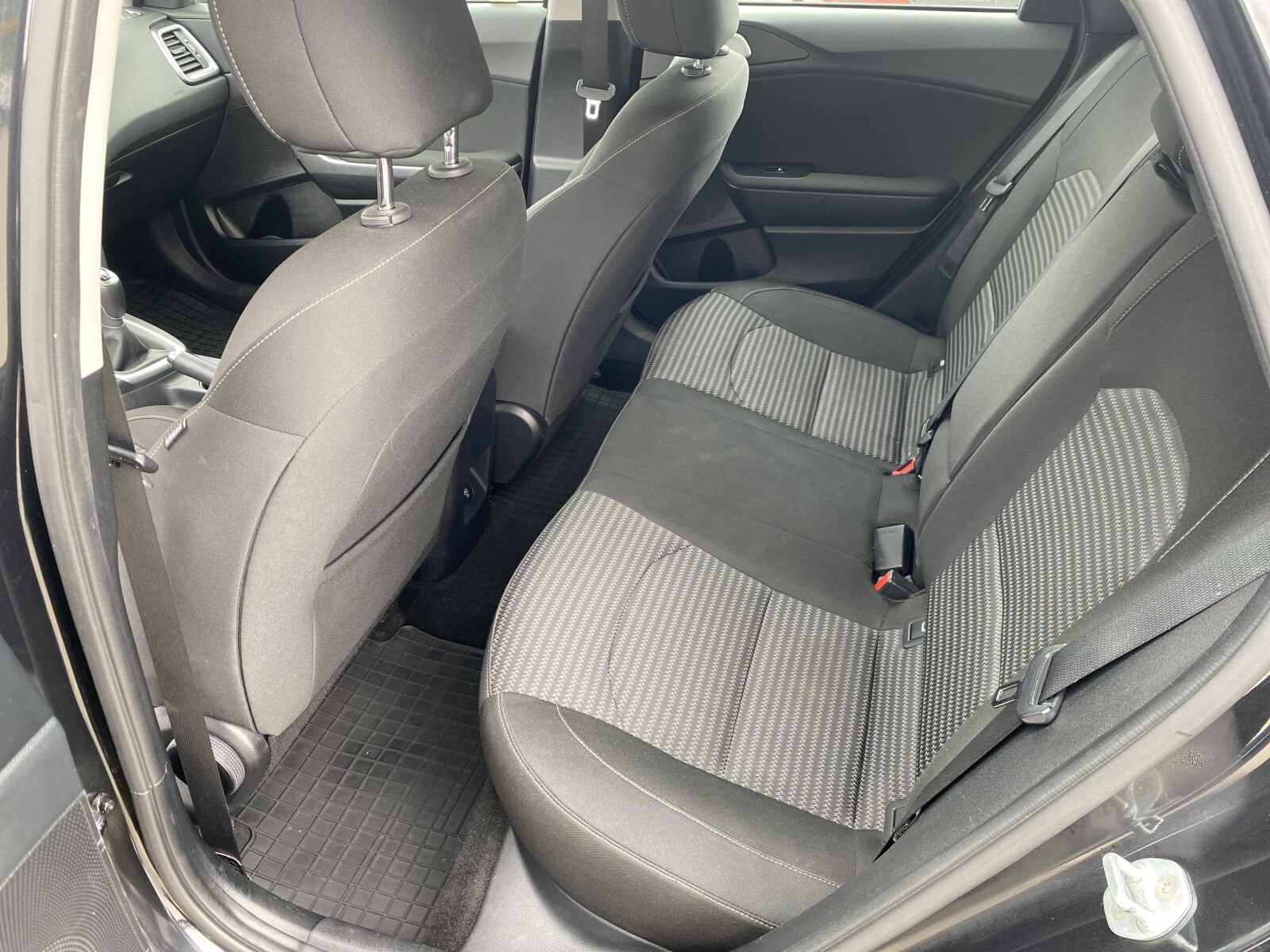 Kia Ceed - zdjęcie 10