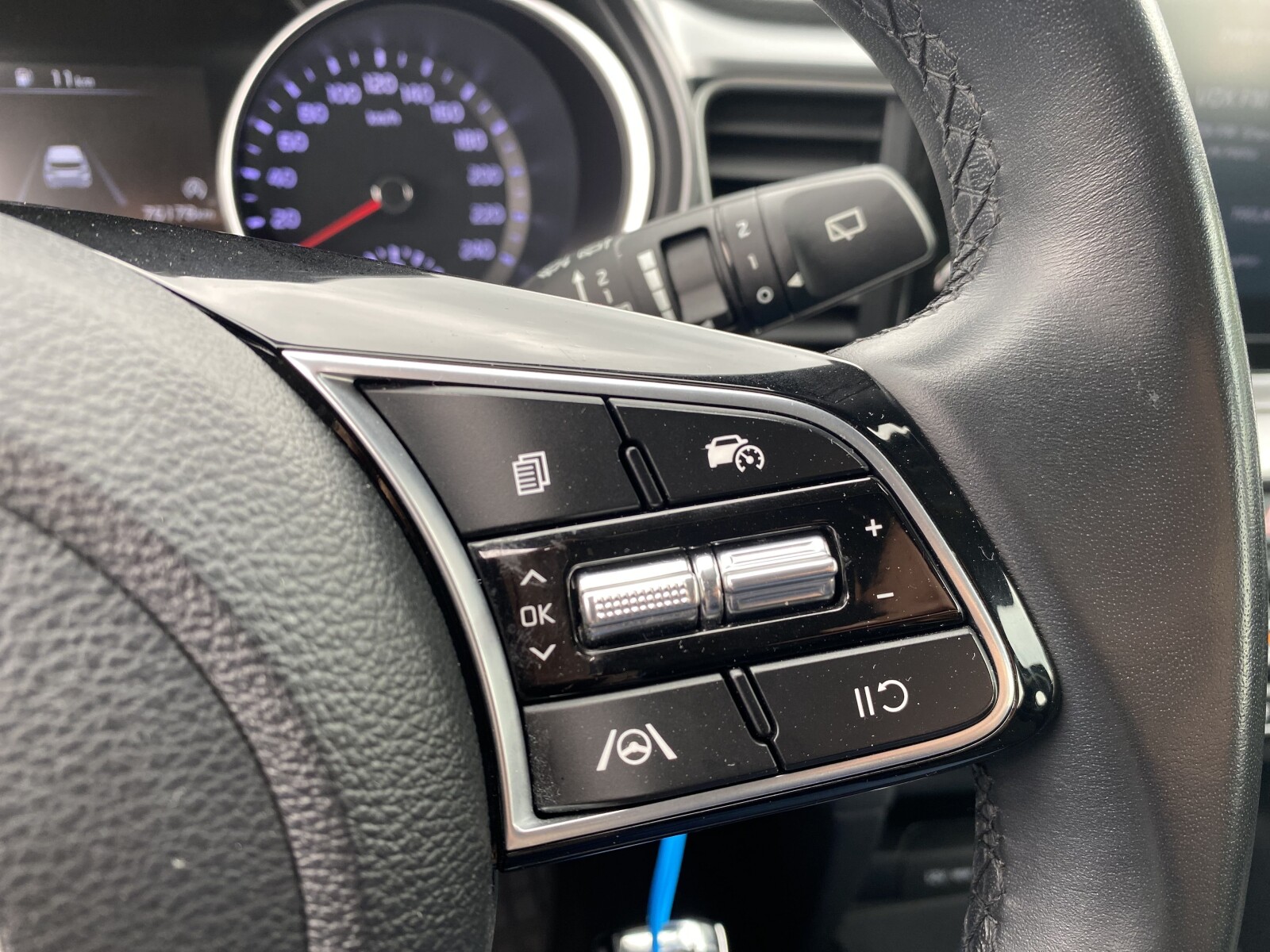 Kia Ceed - zdjęcie 19