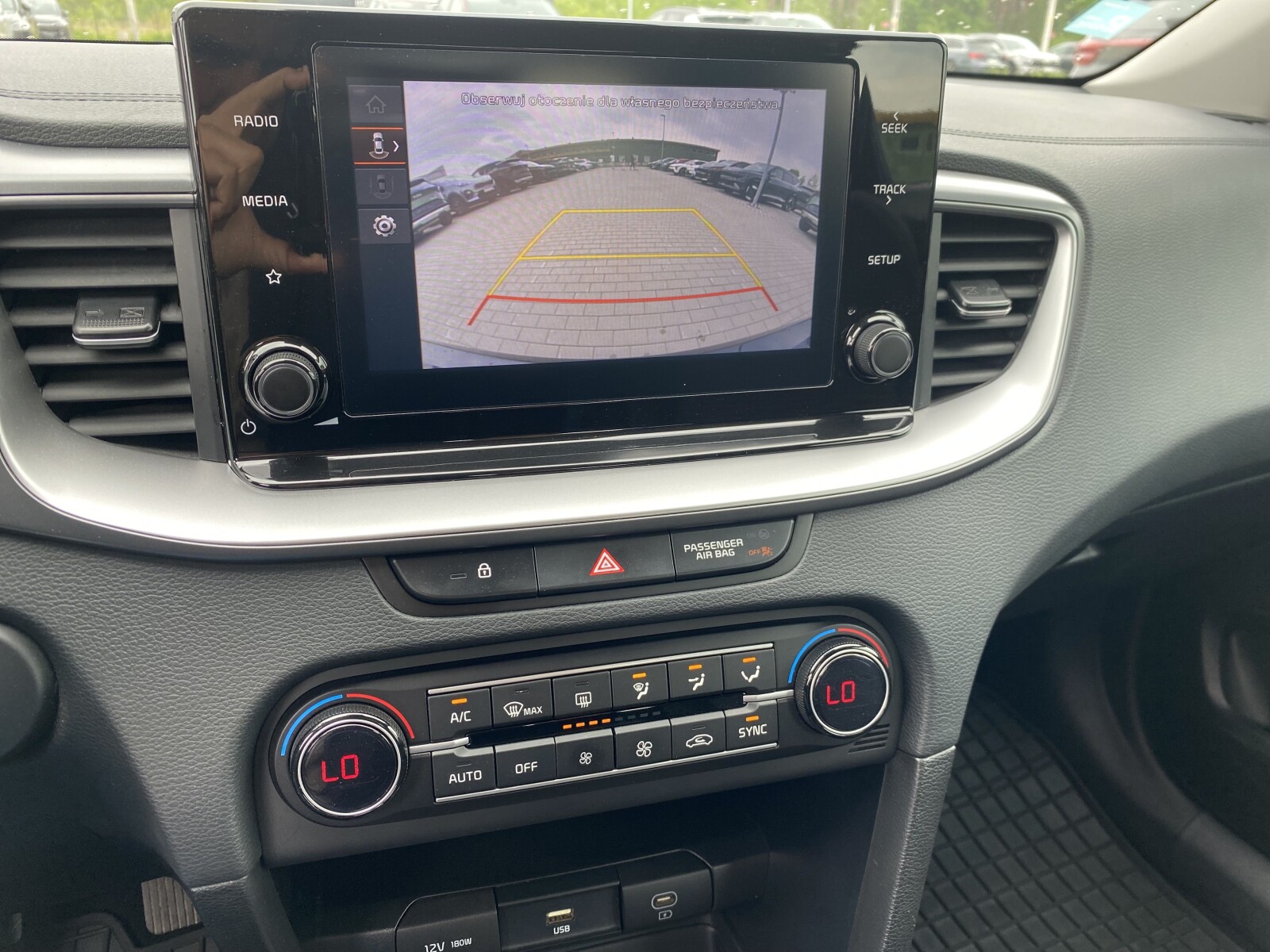Kia Ceed - zdjęcie 23