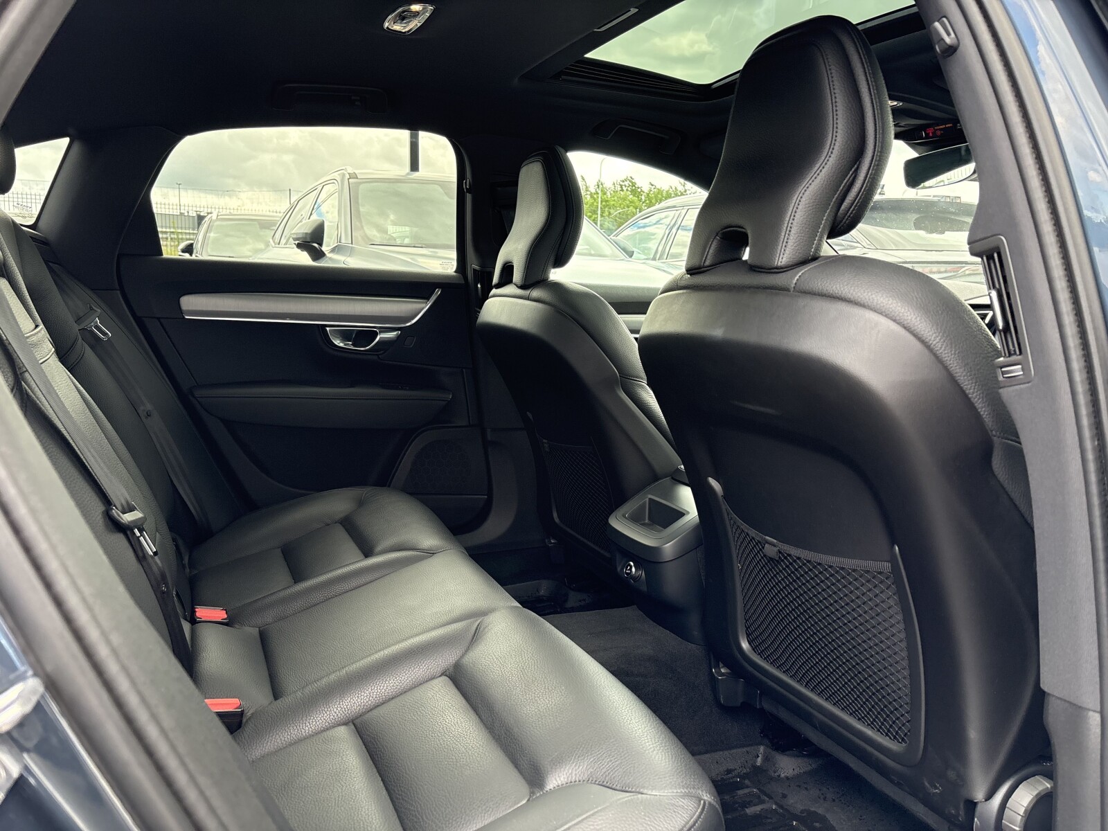 Volvo S90 - zdjęcie 25