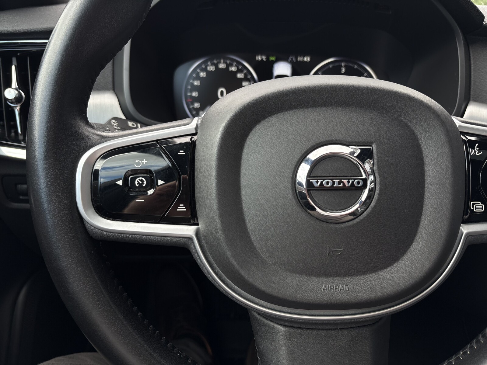 Volvo S90 - zdjęcie 15