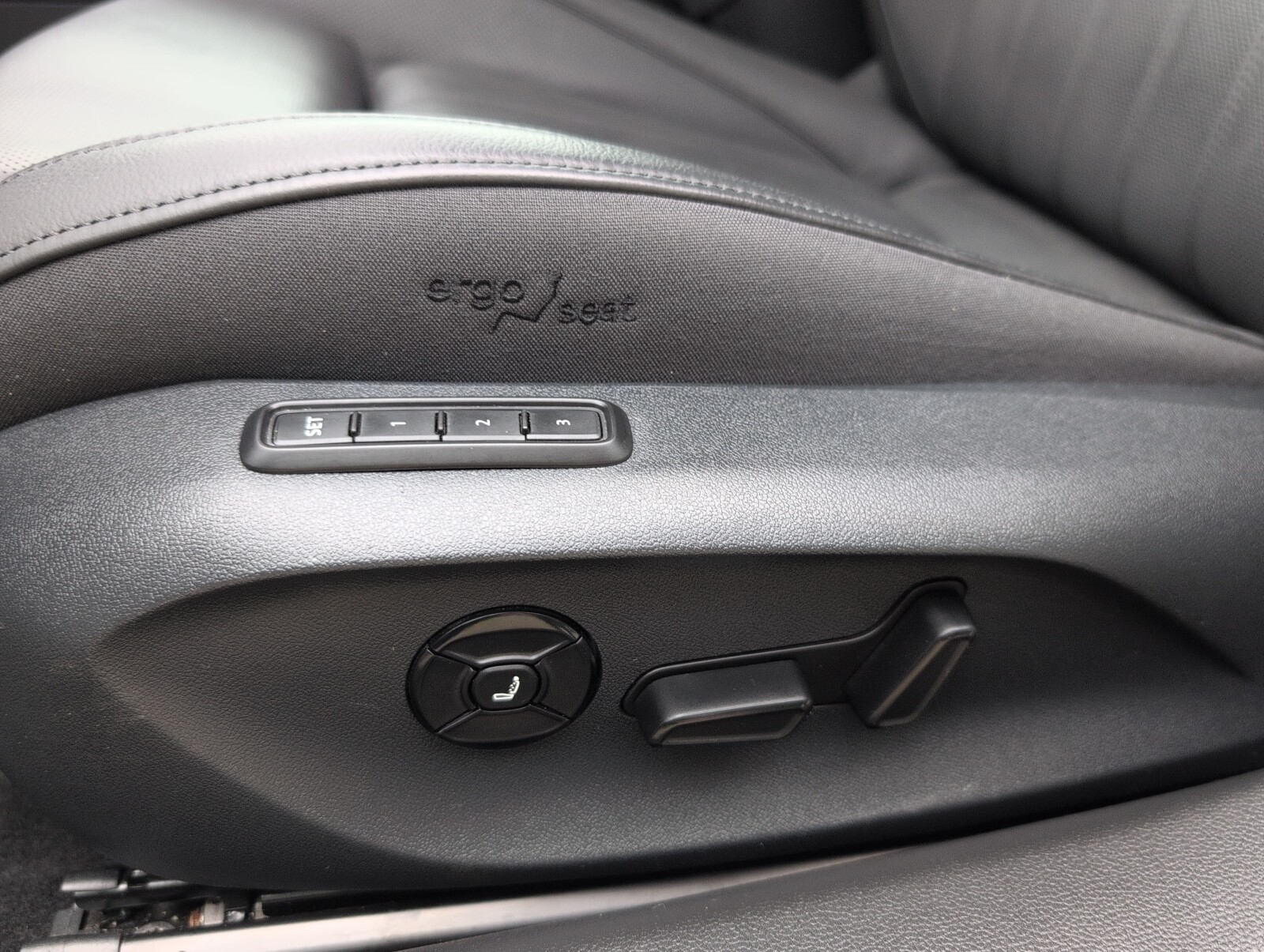 Škoda Superb - zdjęcie 17