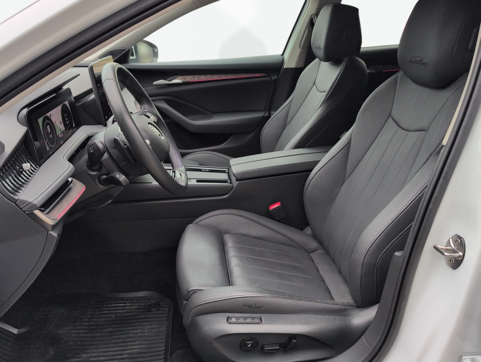 Škoda Superb - zdjęcie 16
