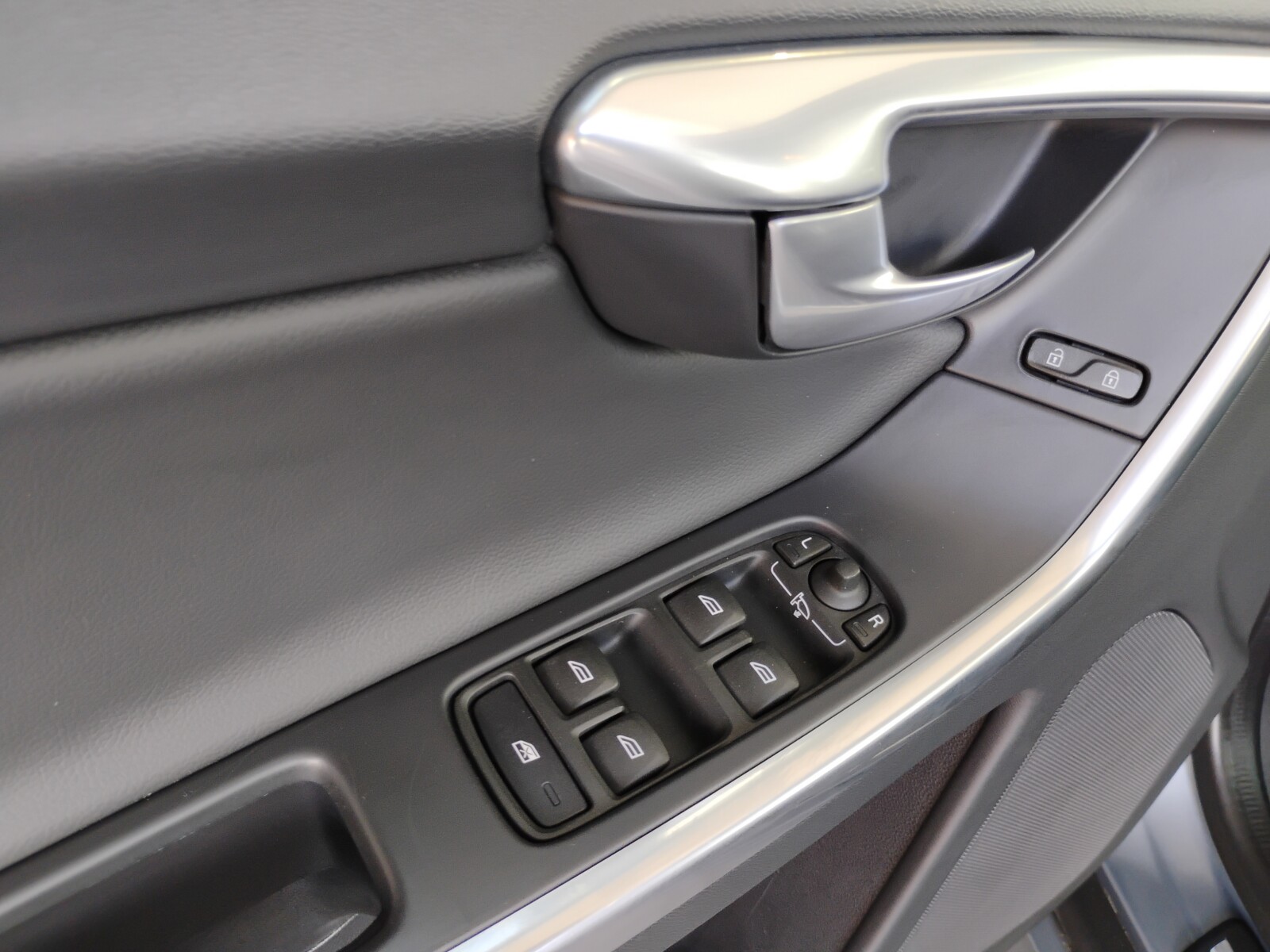Volvo XC 60 - zdjęcie 13