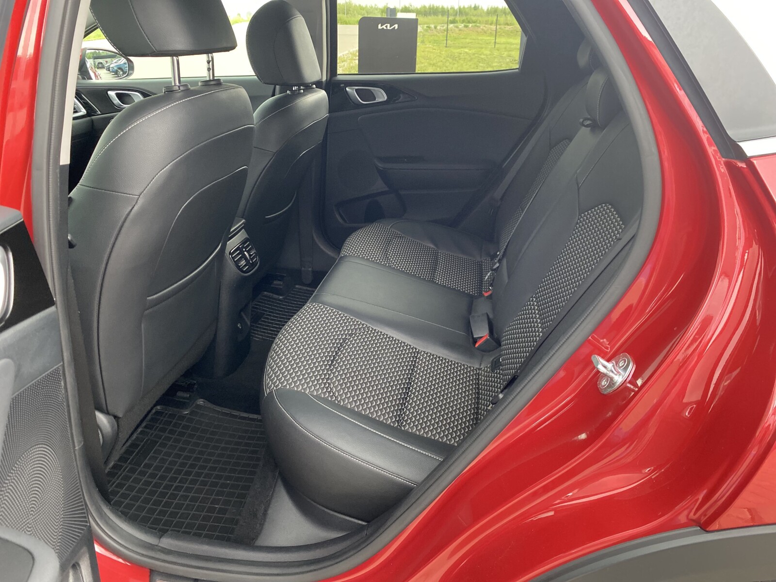 Kia XCeed - zdjęcie 11