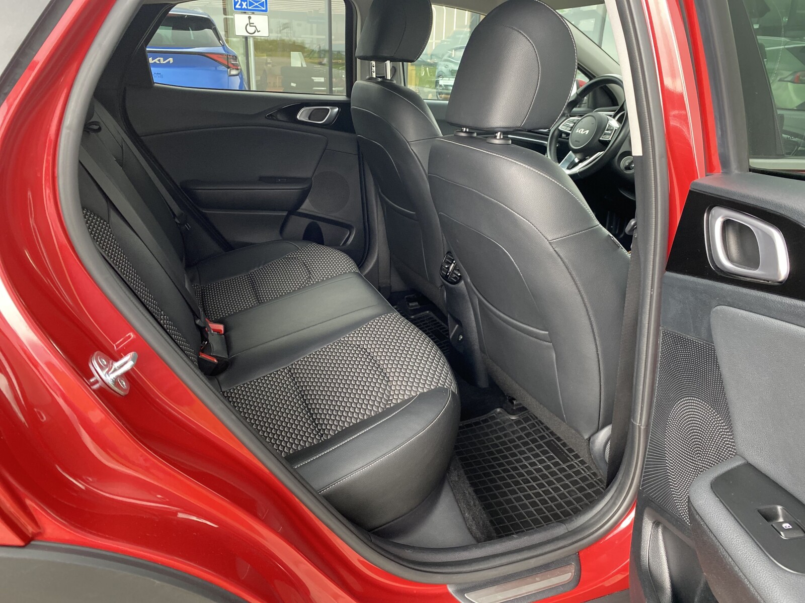 Kia XCeed - zdjęcie 14