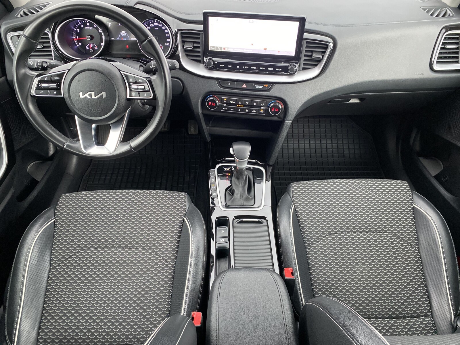 Kia XCeed - zdjęcie 13