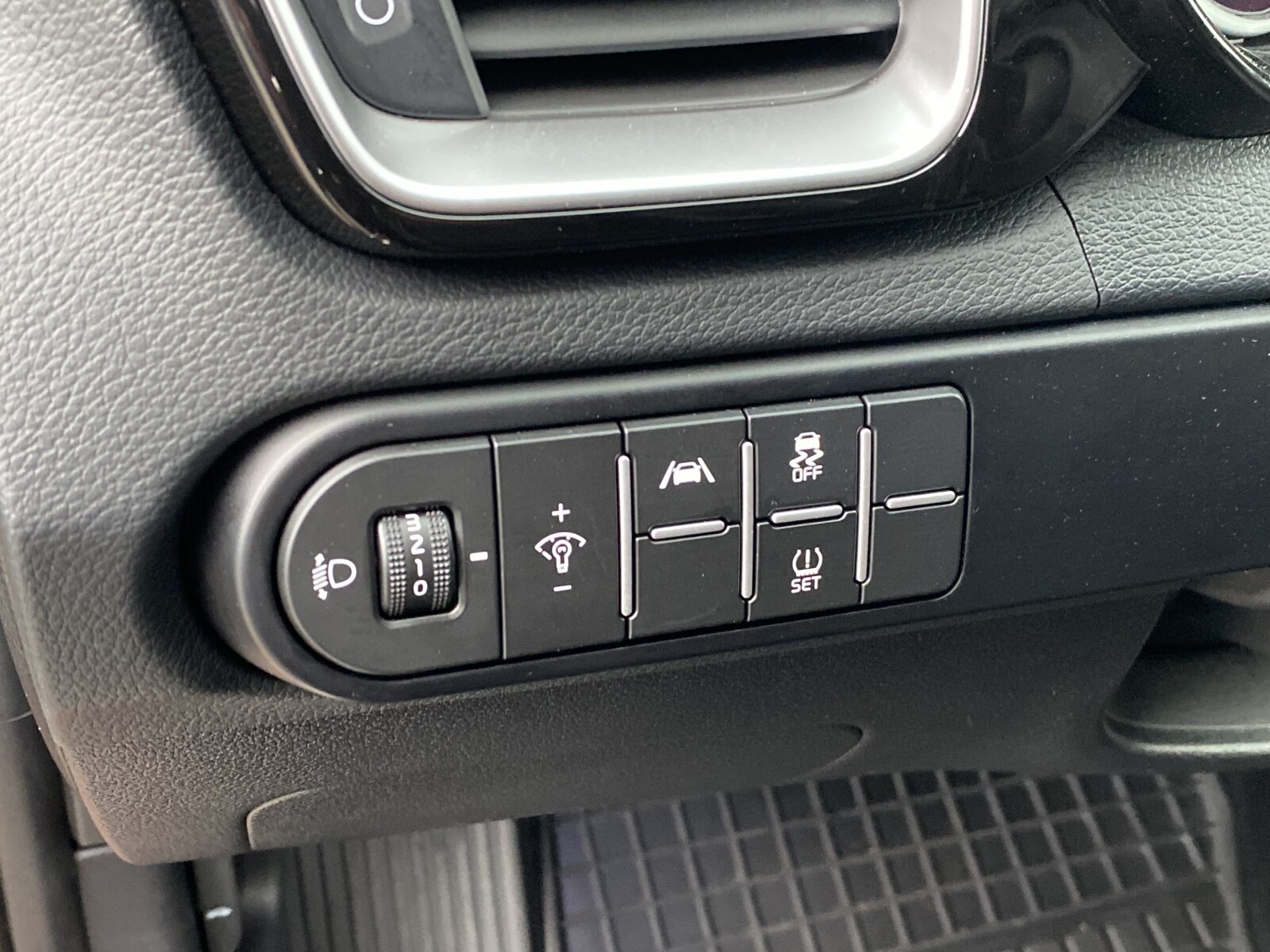 Kia XCeed - zdjęcie 18