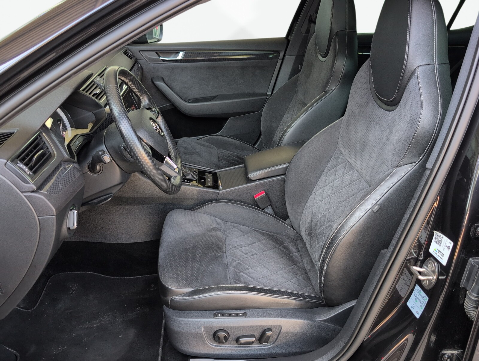 Škoda Superb - zdjęcie 17