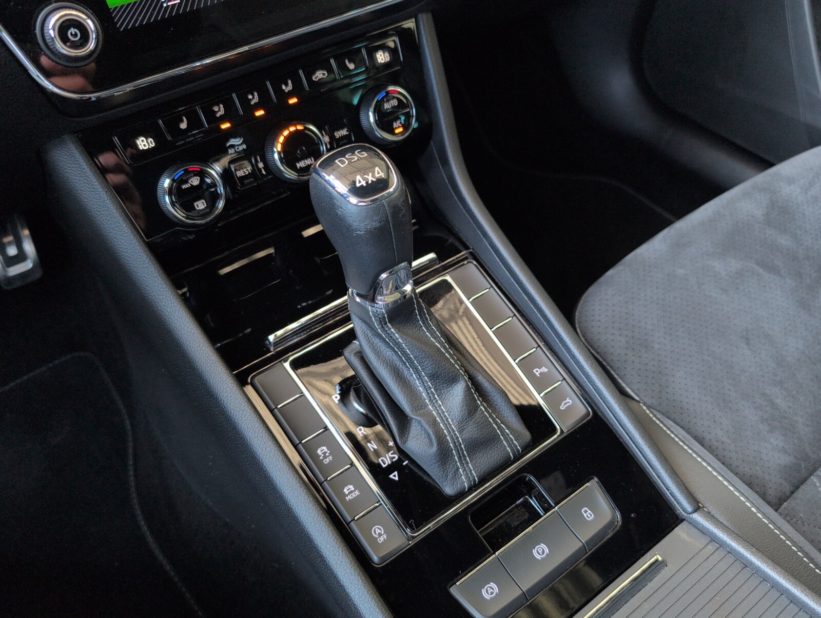 Škoda Superb - zdjęcie 32