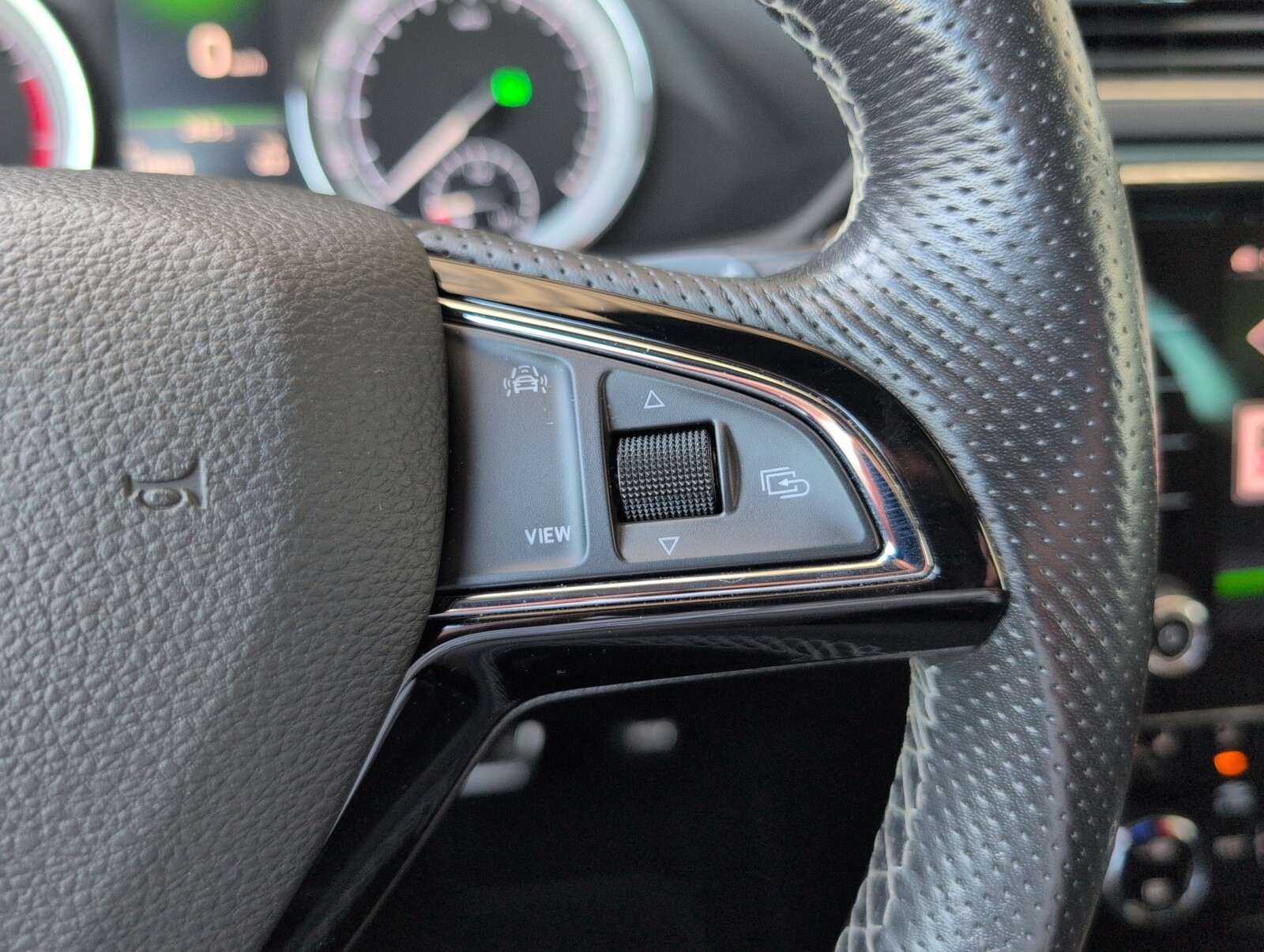 Škoda Superb - zdjęcie 22