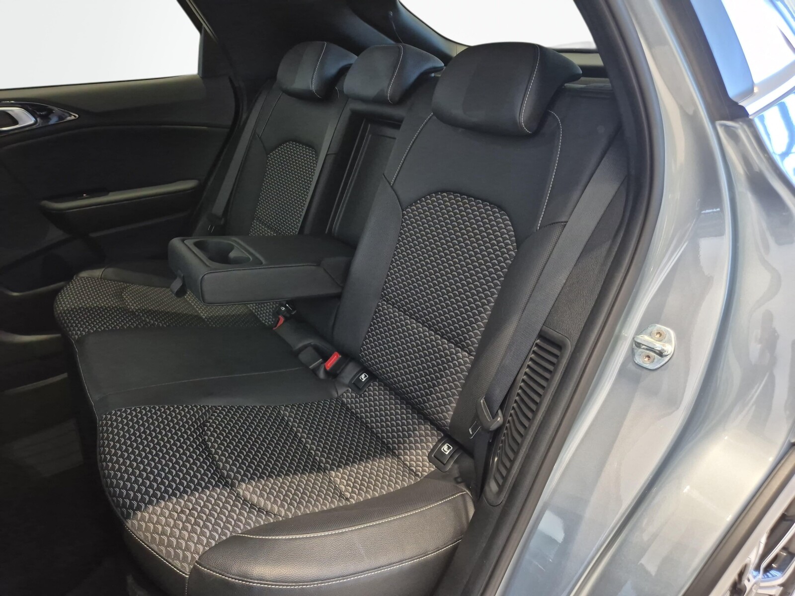 Kia XCeed - zdjęcie 29