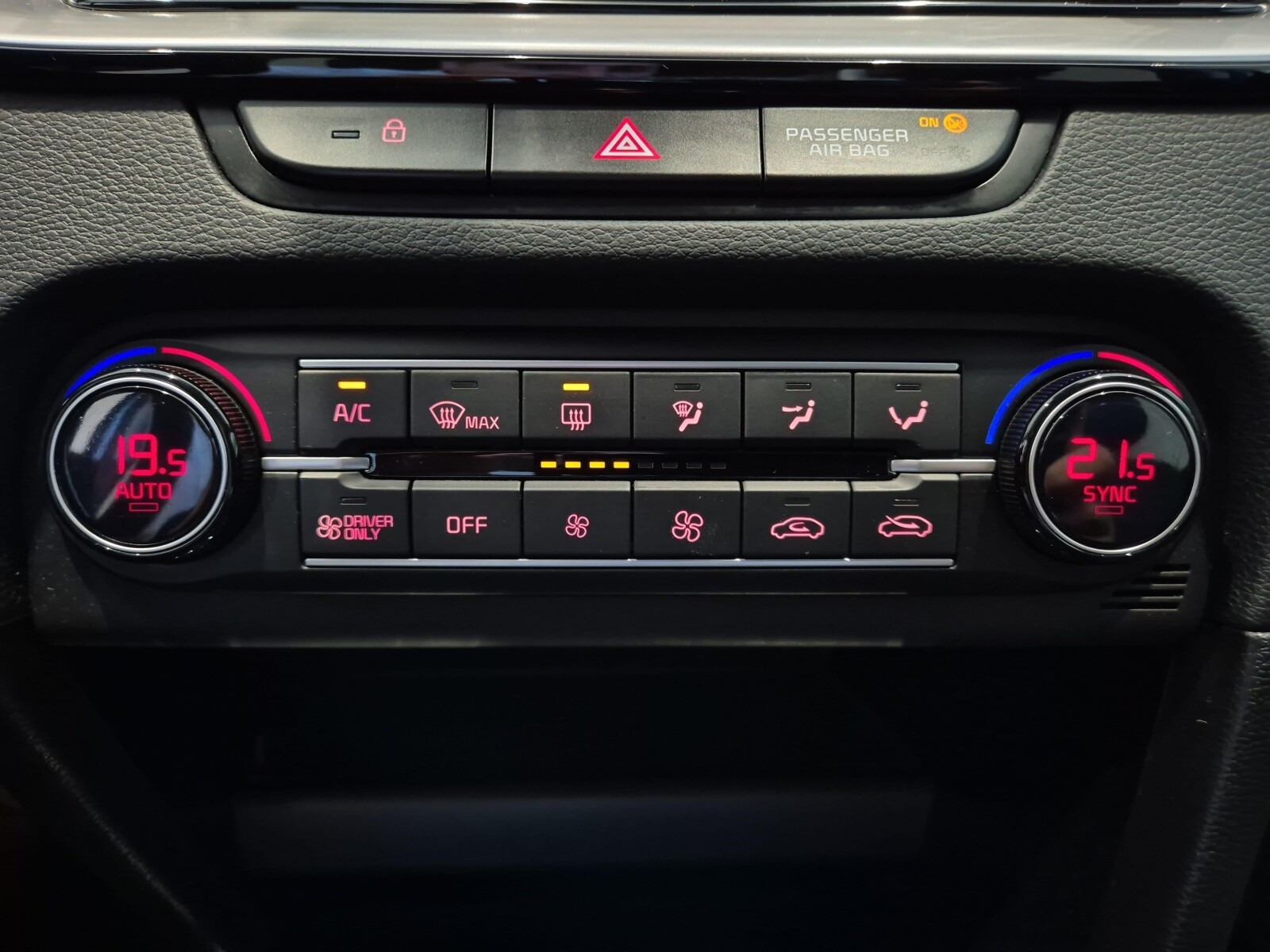 Kia XCeed - zdjęcie 25