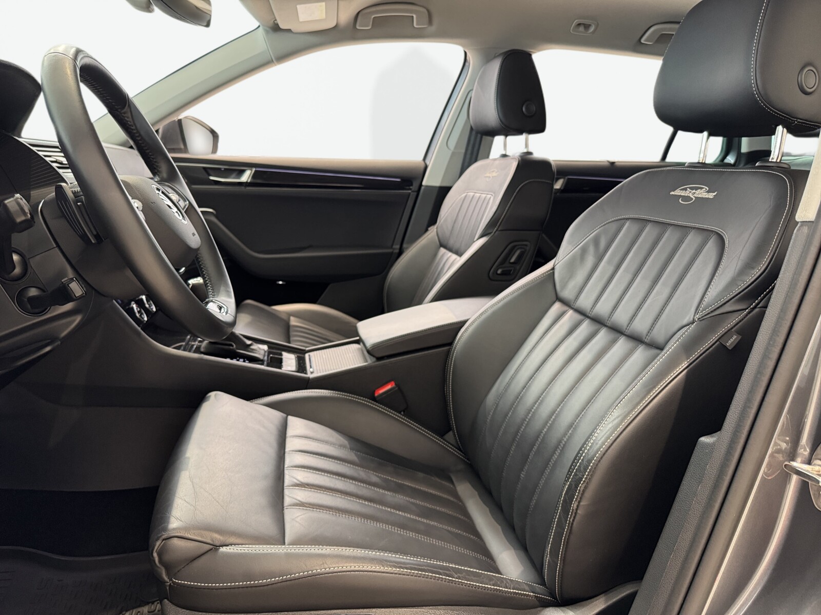 Škoda Superb Combi - zdjęcie 10