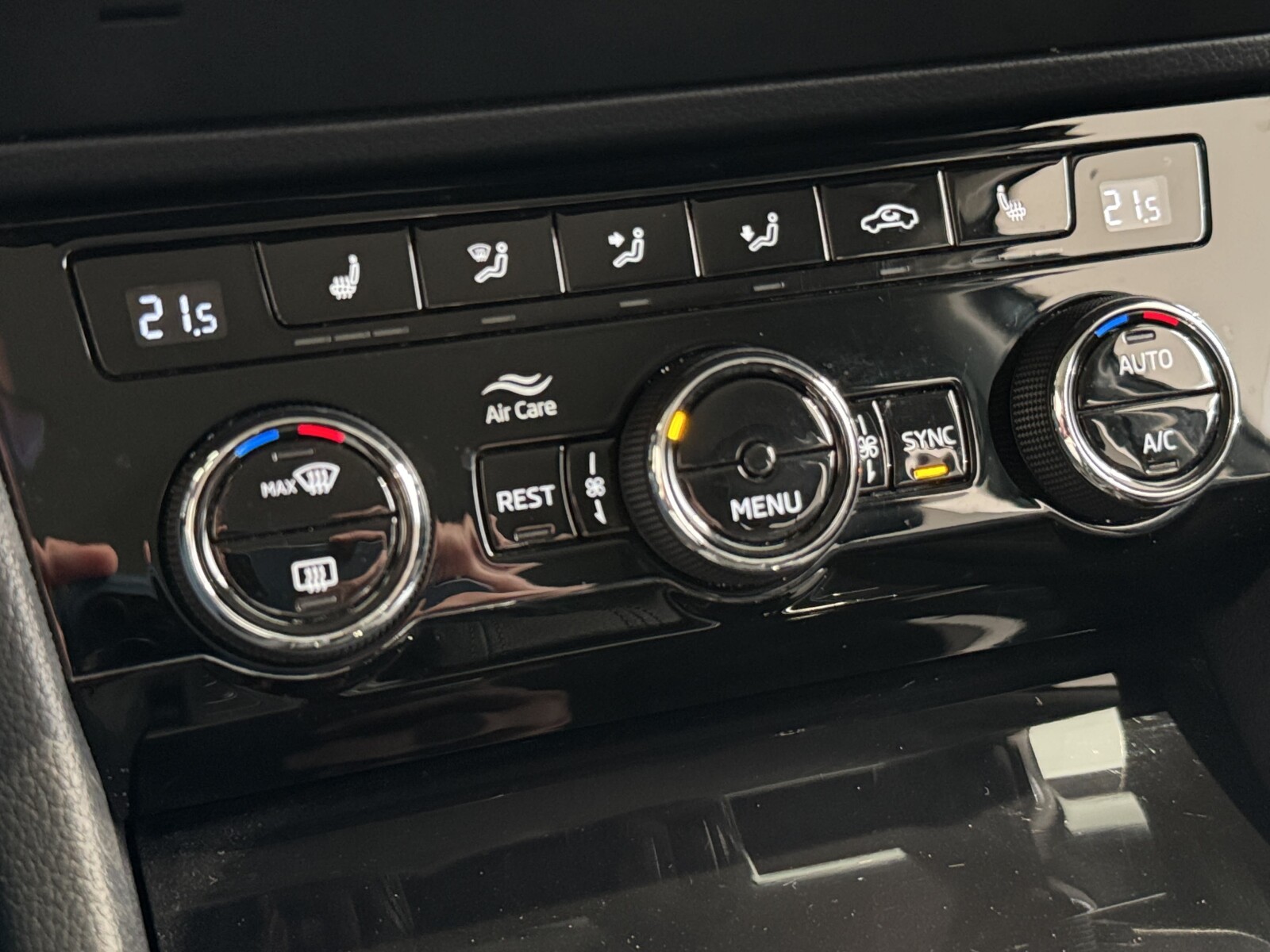Škoda Superb Combi - zdjęcie 32