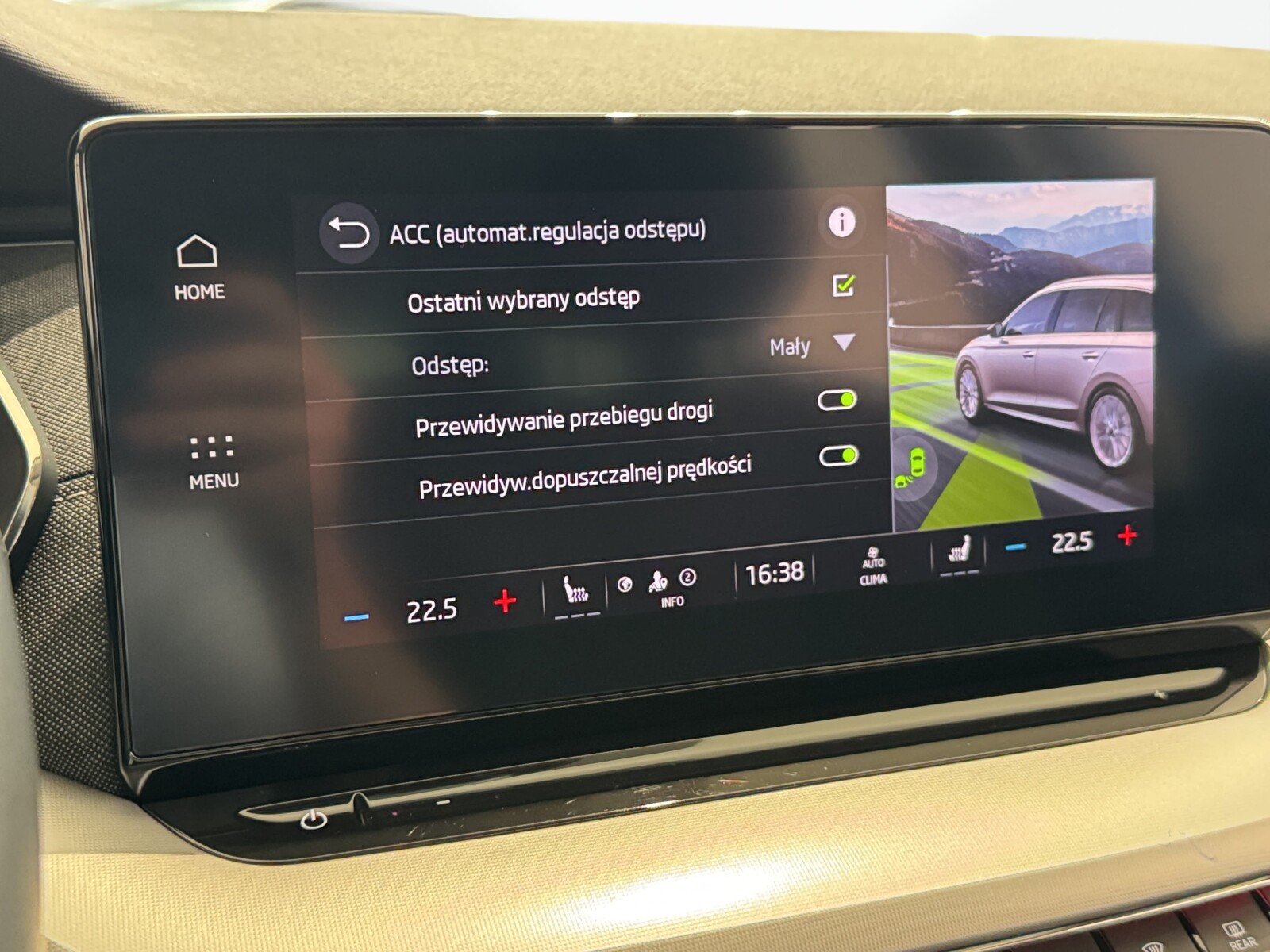 Škoda Octavia Combi - zdjęcie 37