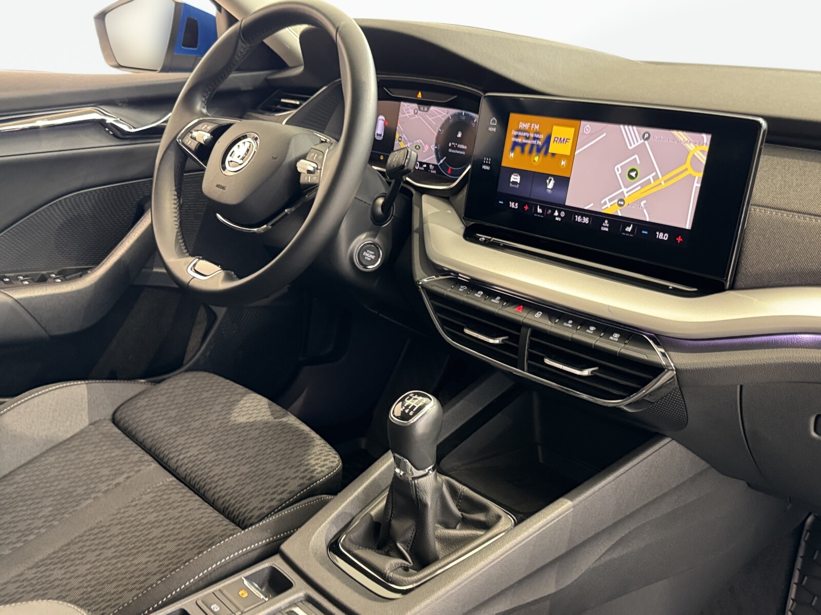 Škoda Octavia Combi - zdjęcie 22