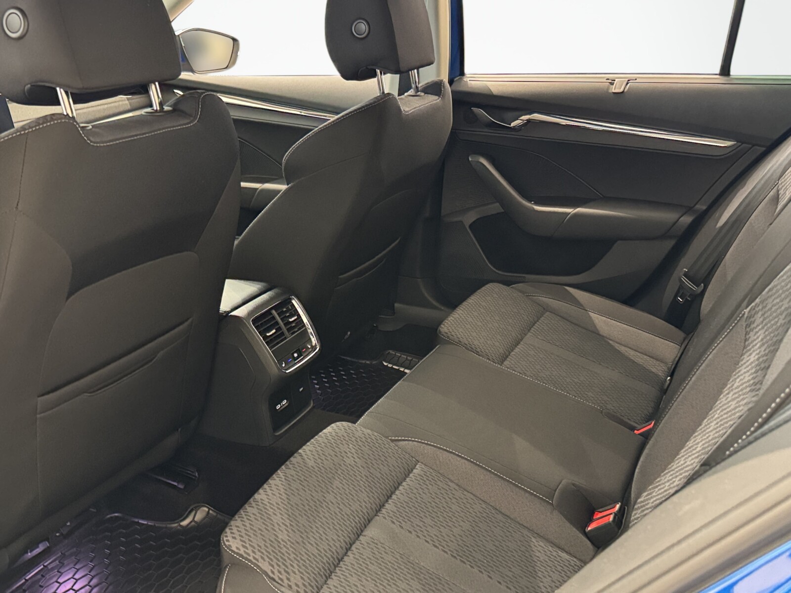 Škoda Octavia Combi - zdjęcie 14