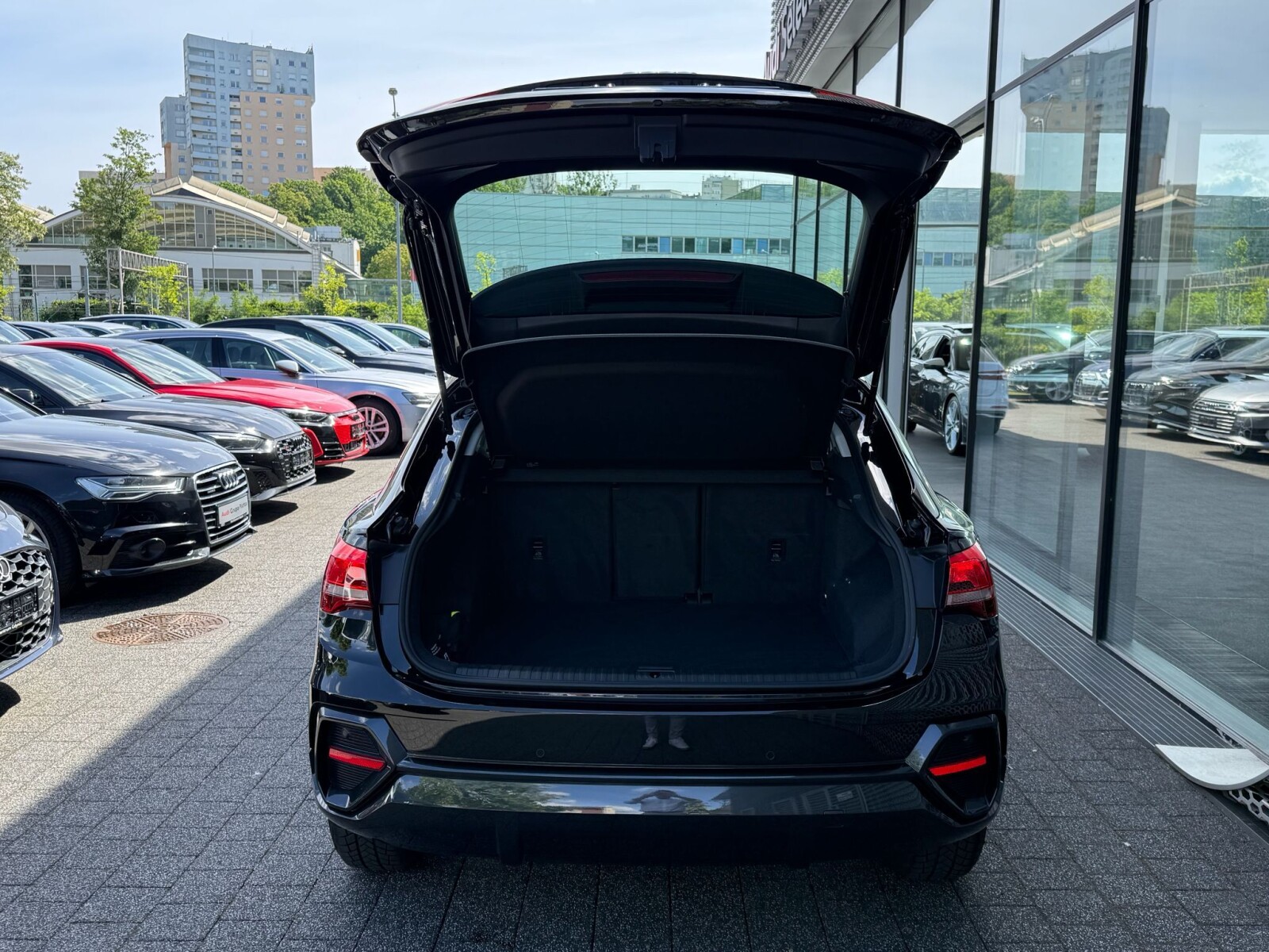 Audi Q3 Sportback - zdjęcie 12