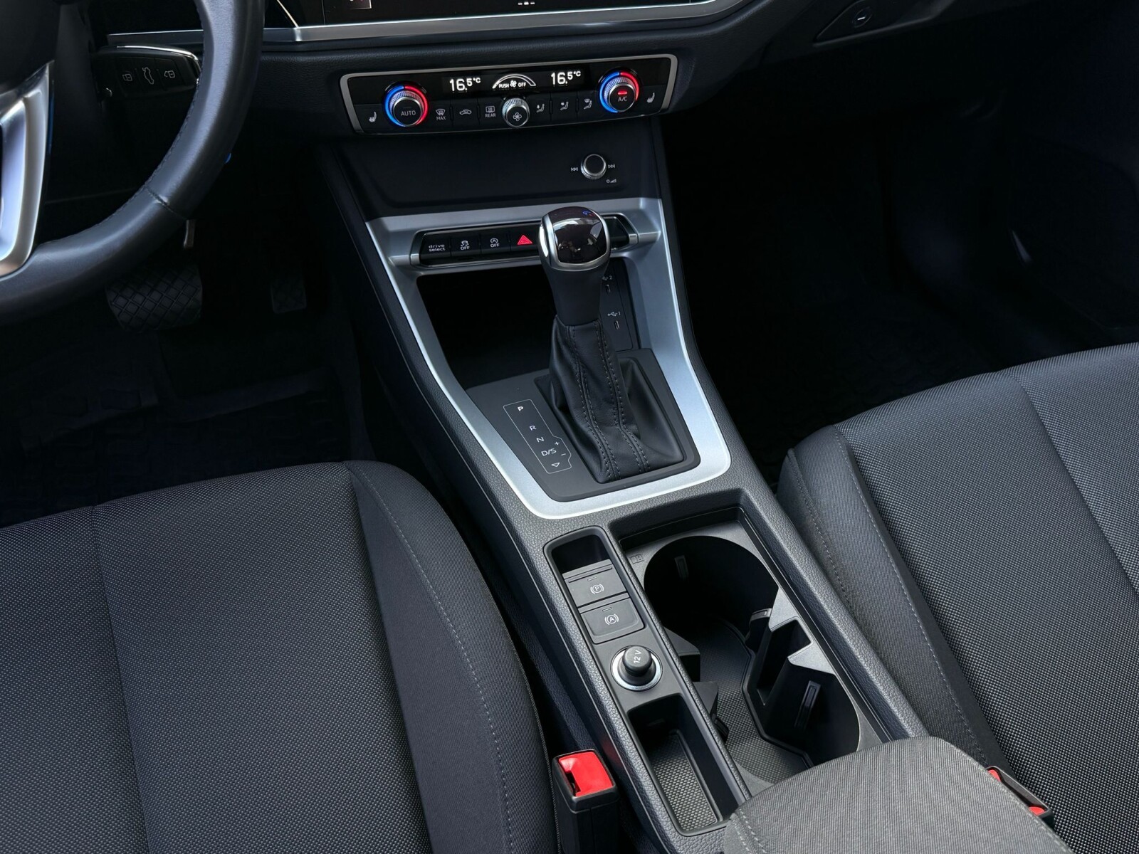 Audi Q3 Sportback - zdjęcie 27