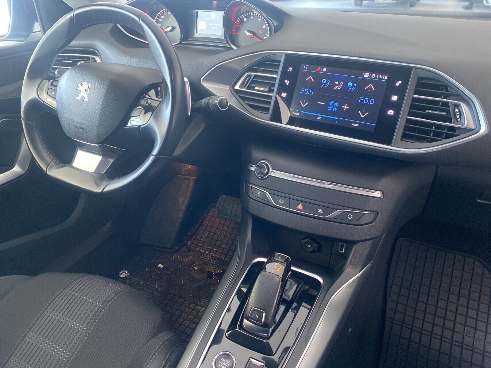 Peugeot 308 - zdjęcie 24