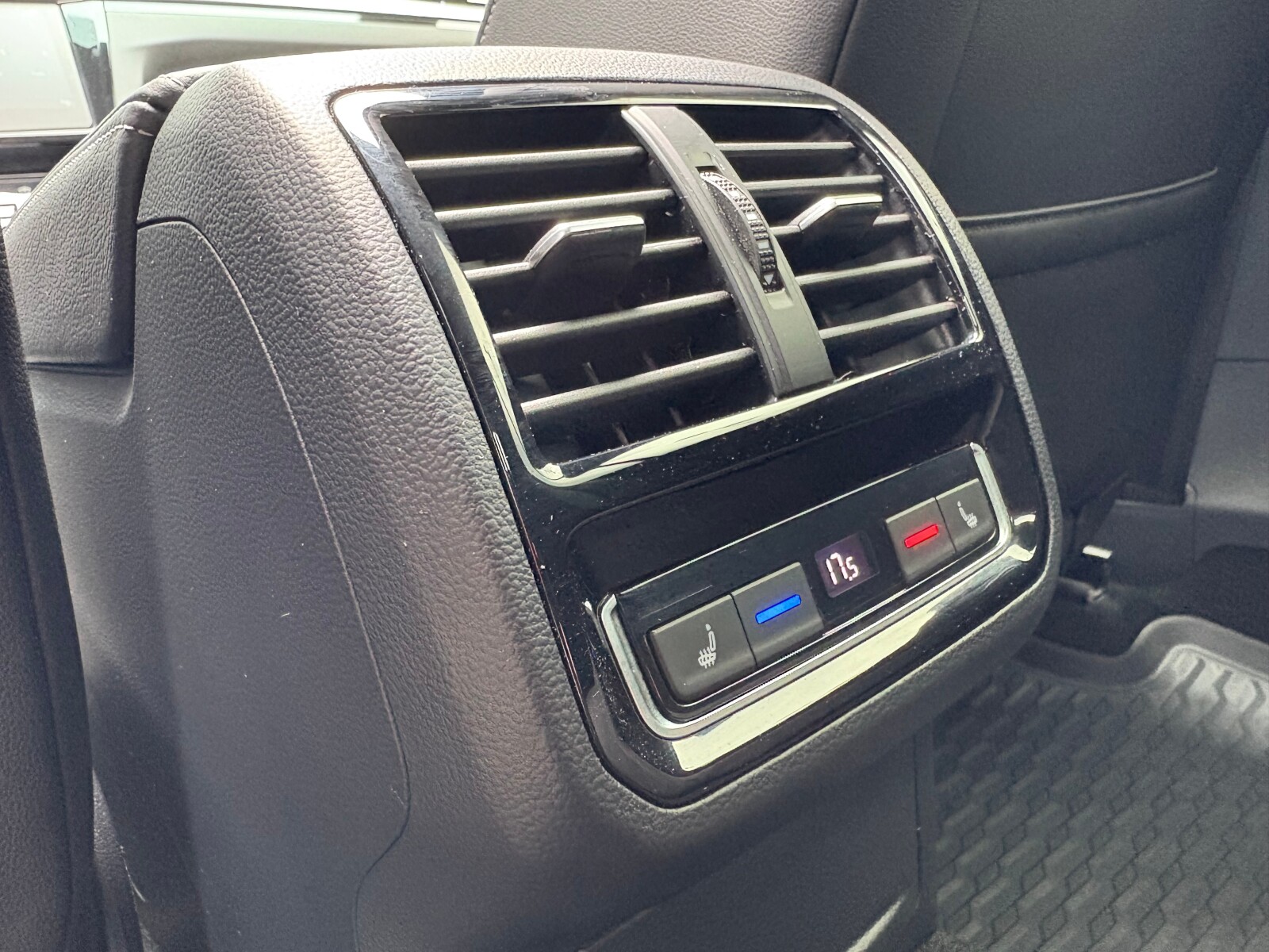 Volkswagen Arteon - zdjęcie 14