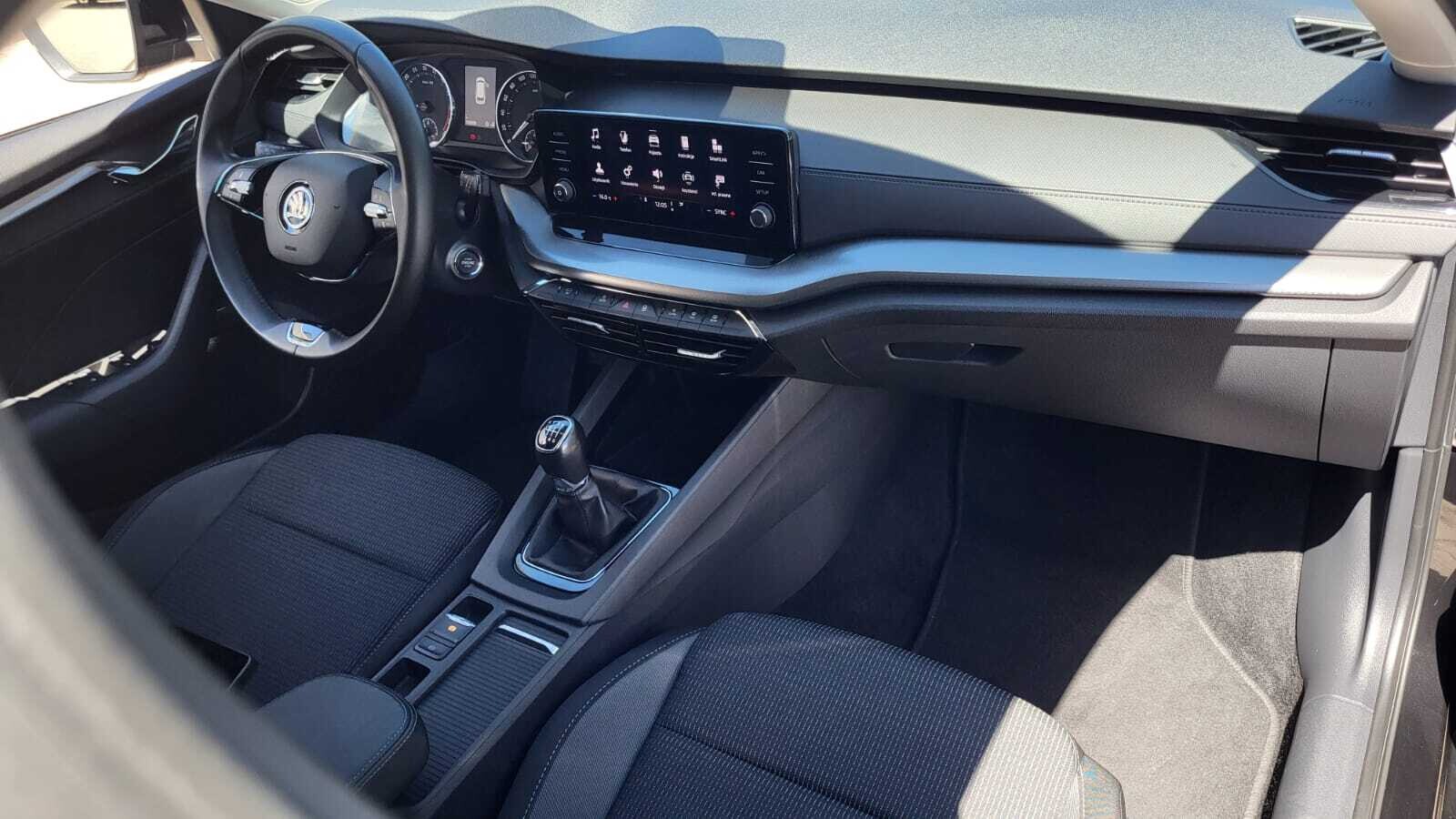 Škoda Octavia Combi - zdjęcie 17