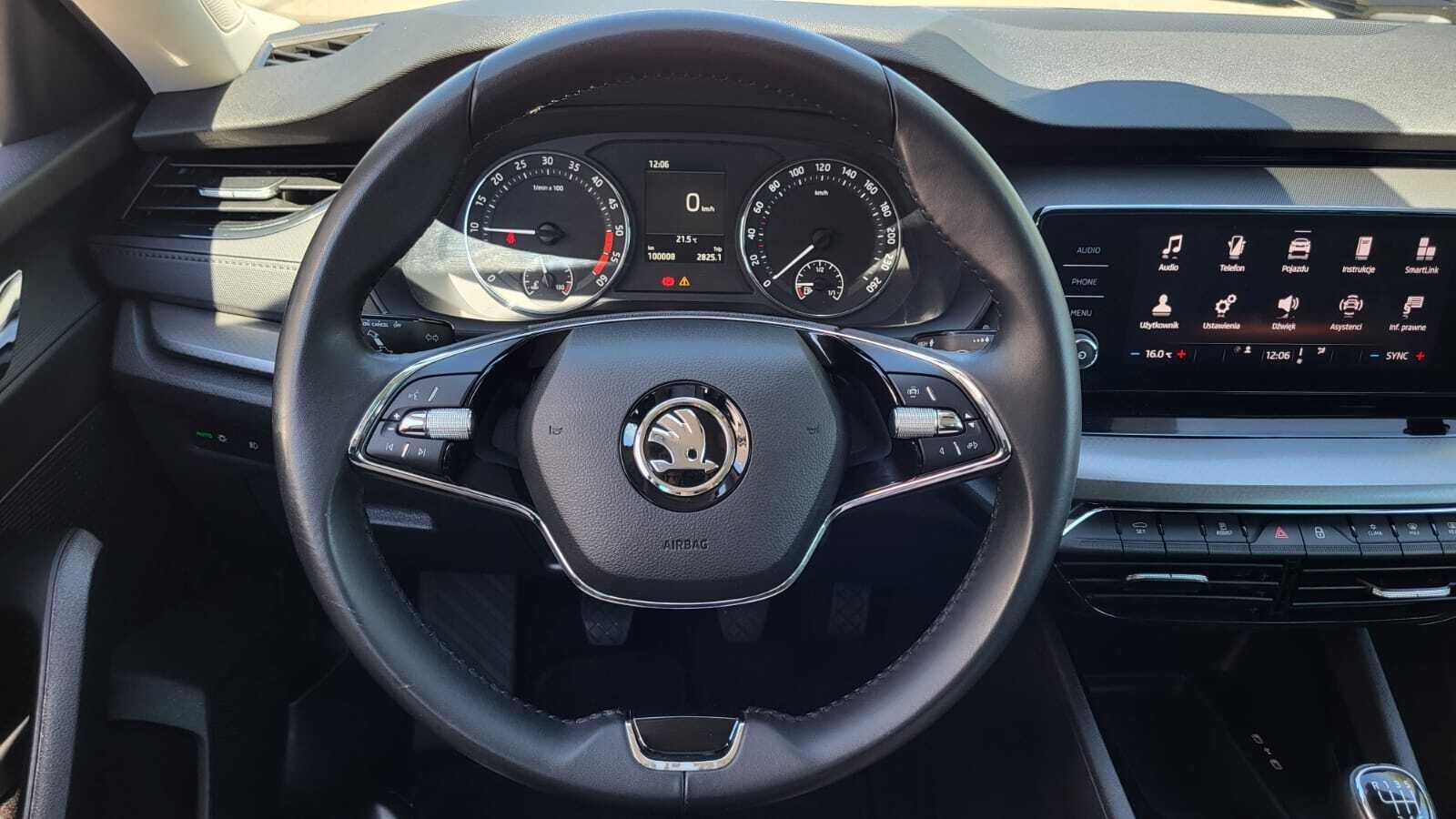 Škoda Octavia Combi - zdjęcie 20