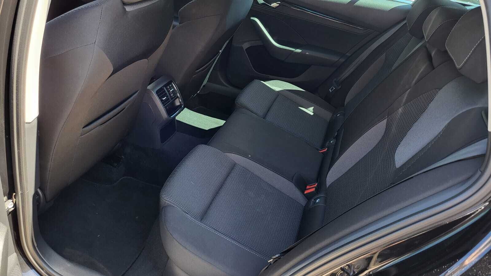 Škoda Octavia Combi - zdjęcie 12