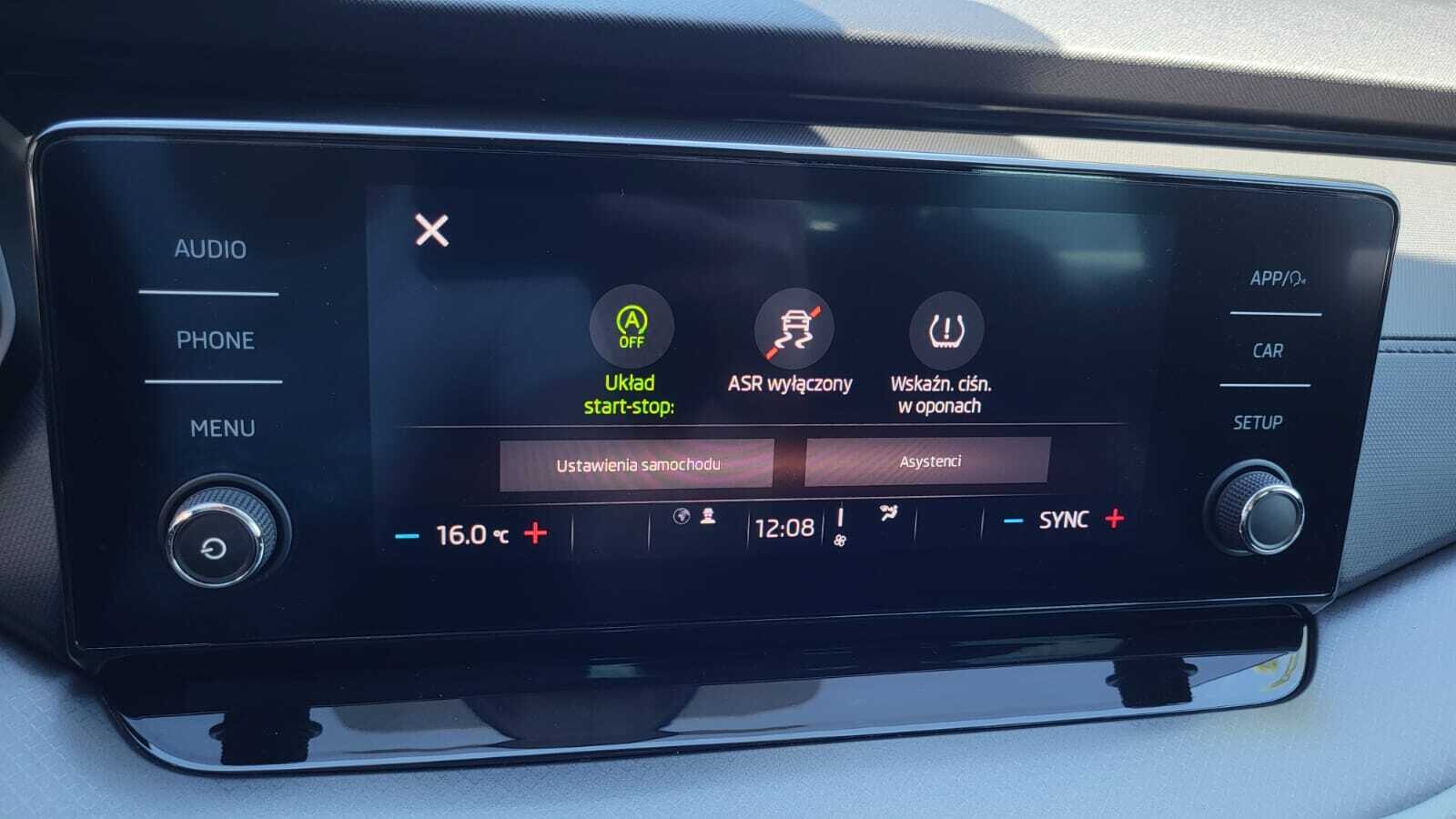 Škoda Octavia Combi - zdjęcie 25