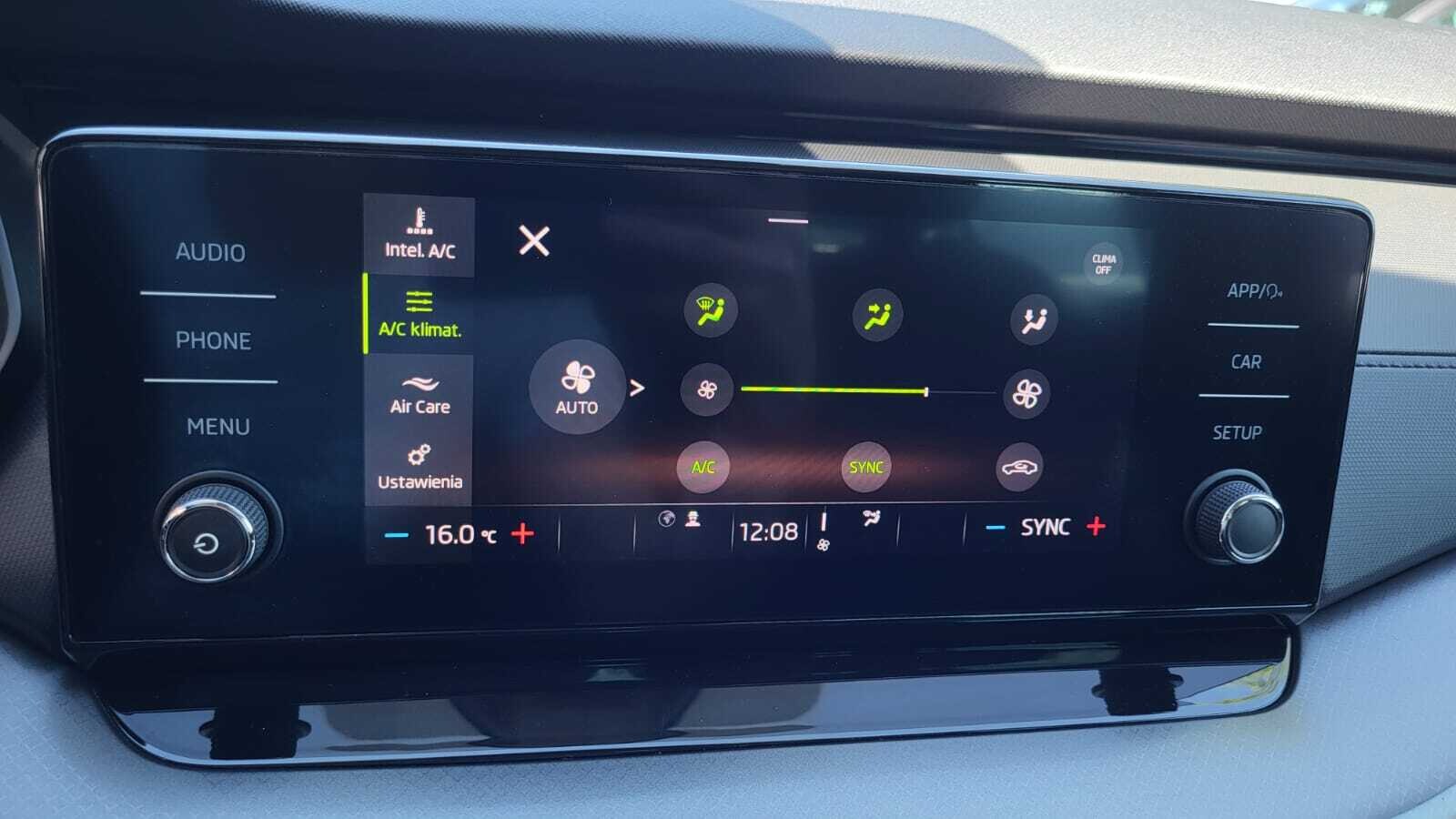 Škoda Octavia Combi - zdjęcie 26