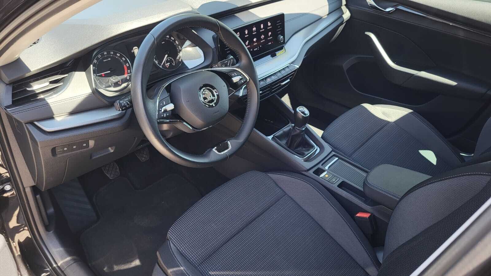 Škoda Octavia Combi - zdjęcie 10