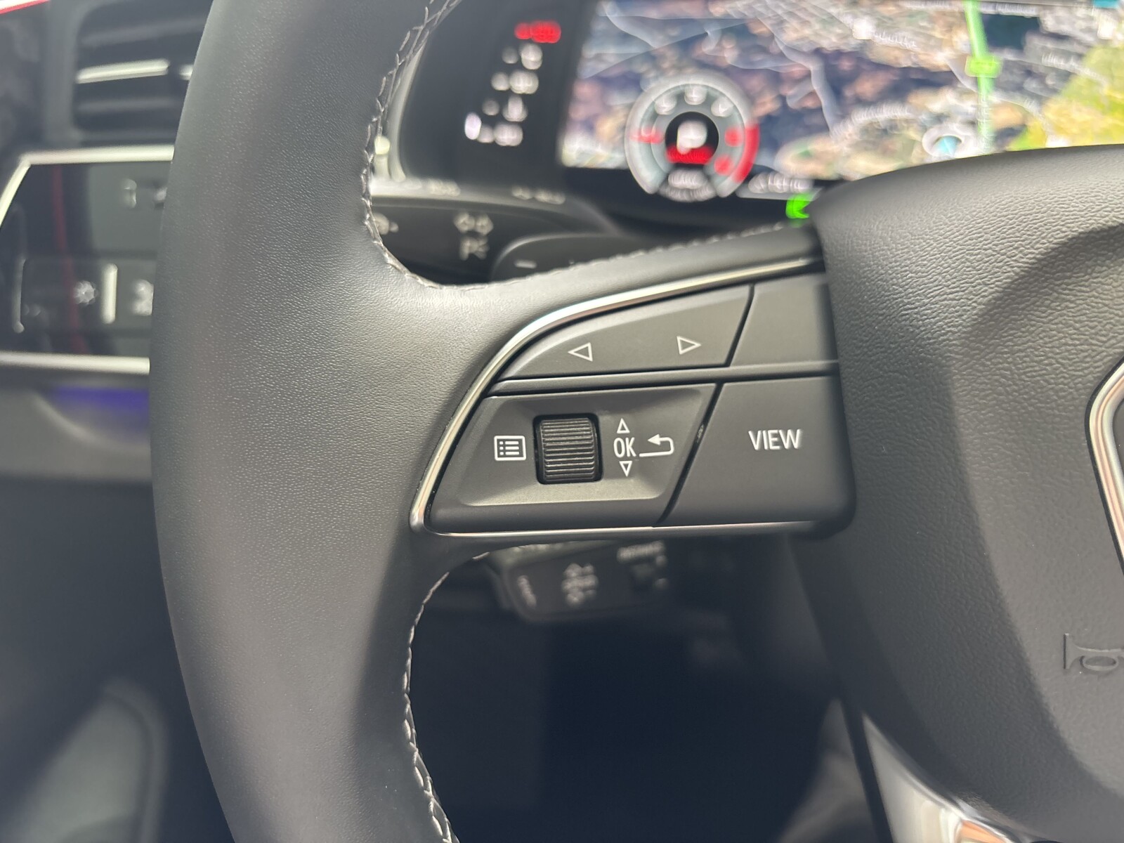 Audi Q8 - zdjęcie 11